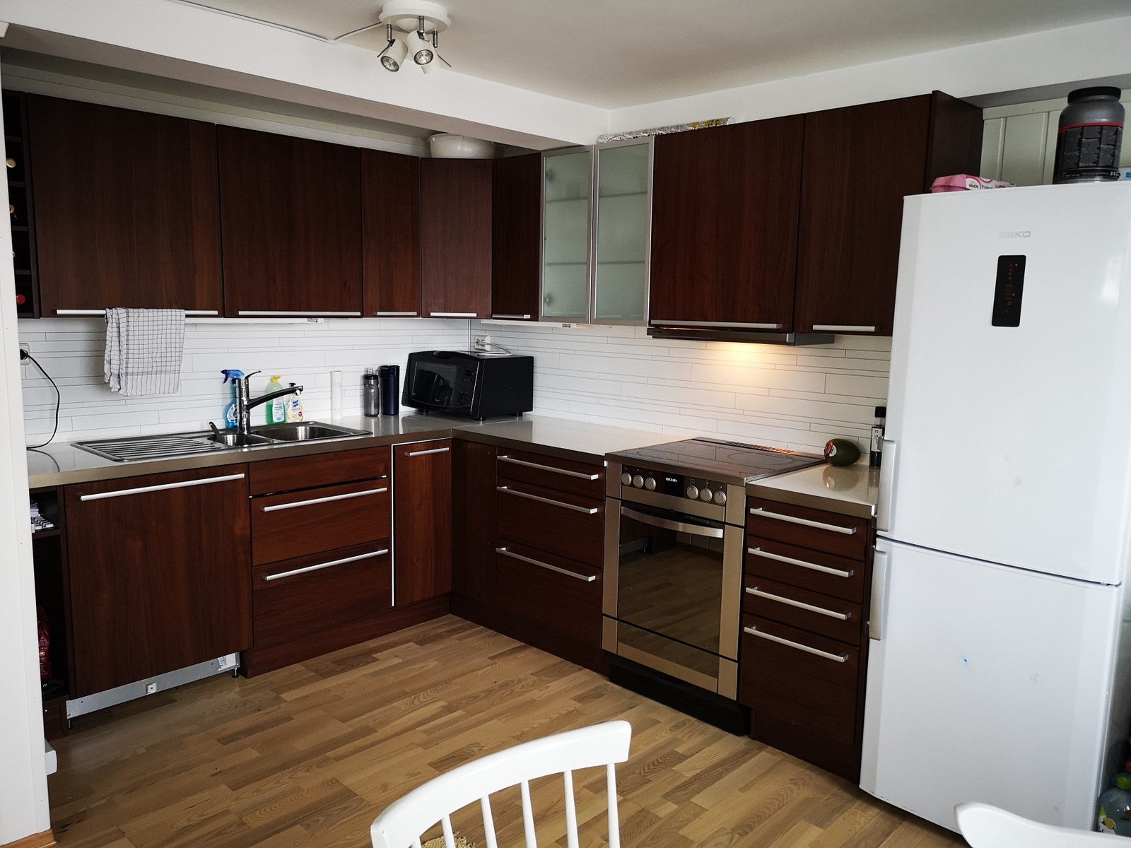 Kjøkken. Komfyr og oppvaskmaskin er inkludert Galleribilde