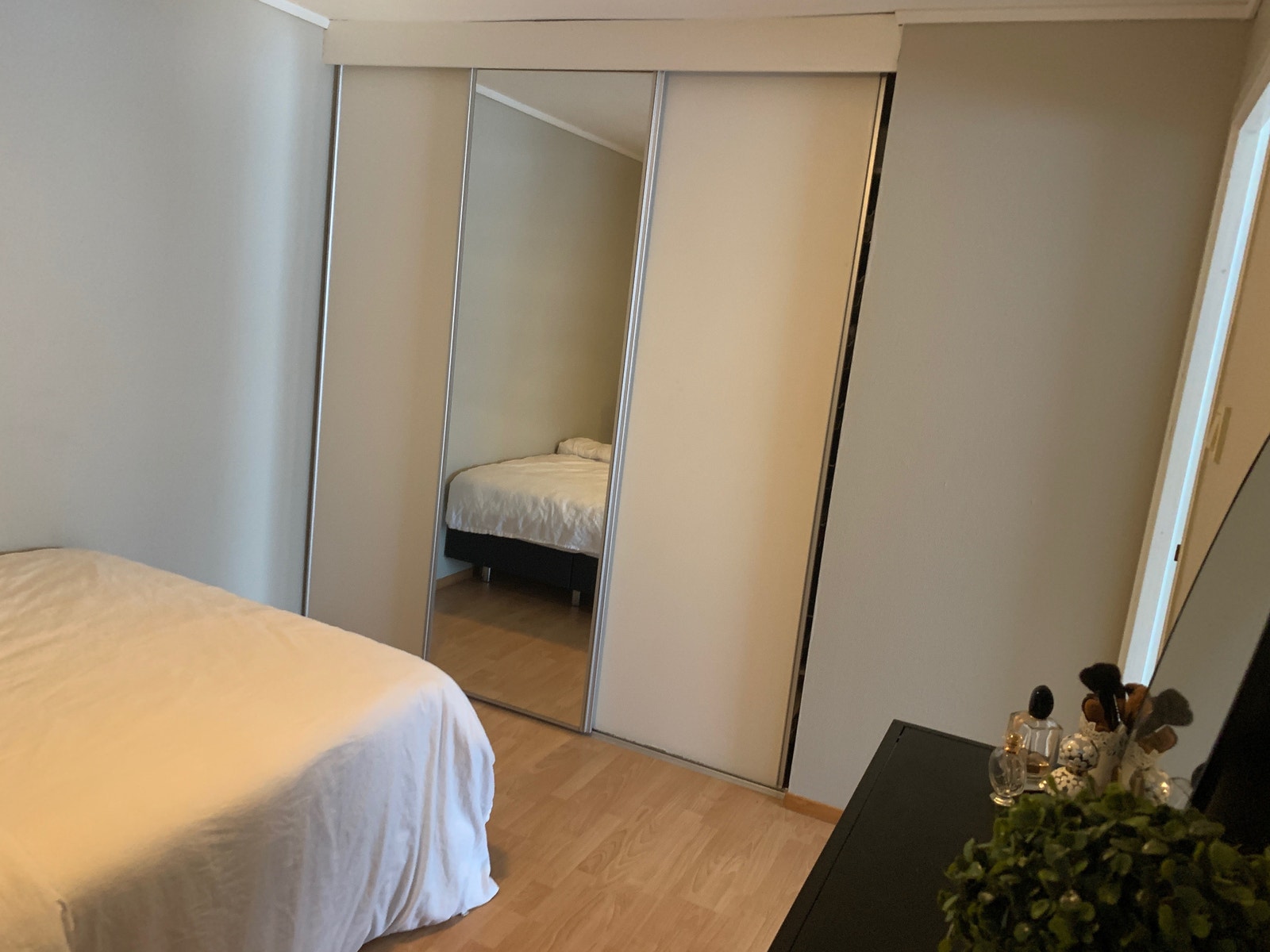 God garderobeplass Galleribilde