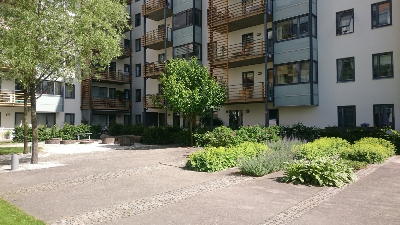 Bakgård Galleribilde