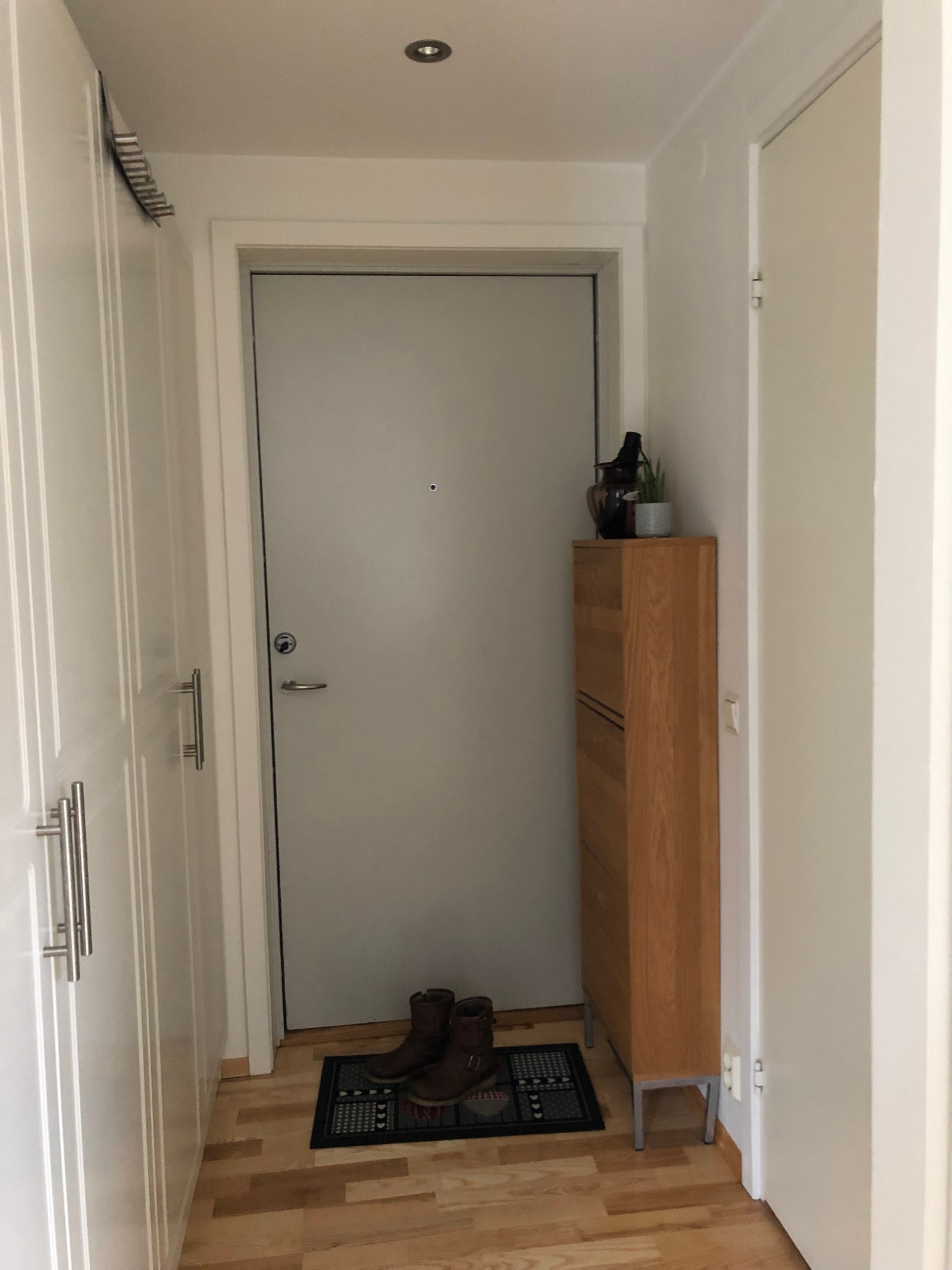 entre med flott skoskap Galleribilde