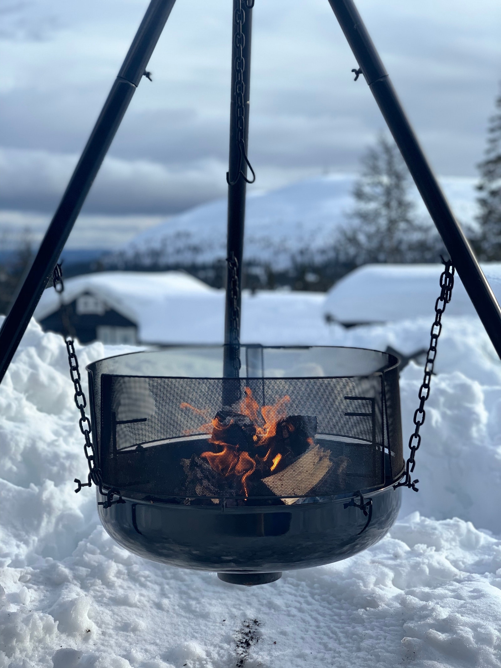 Bålpanne til grilling og kos Galleribilde