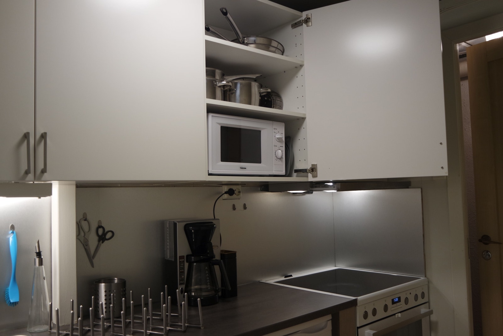 Fullt utstyrt kjøkken Galleribilde