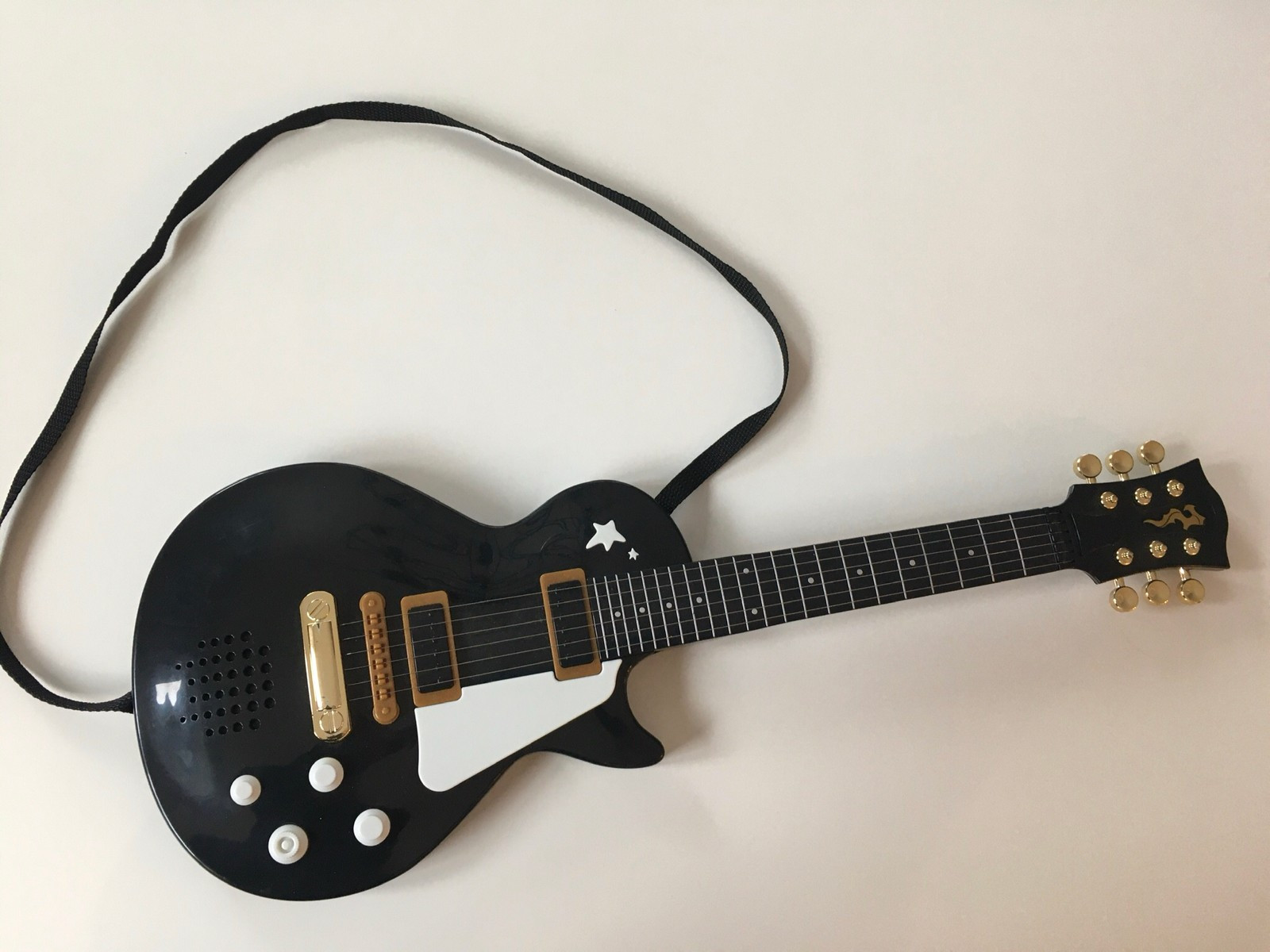 Lekegitar med lyd Elgitar | FINN.no Lekegitar med lyd Elgitar | FINN.no