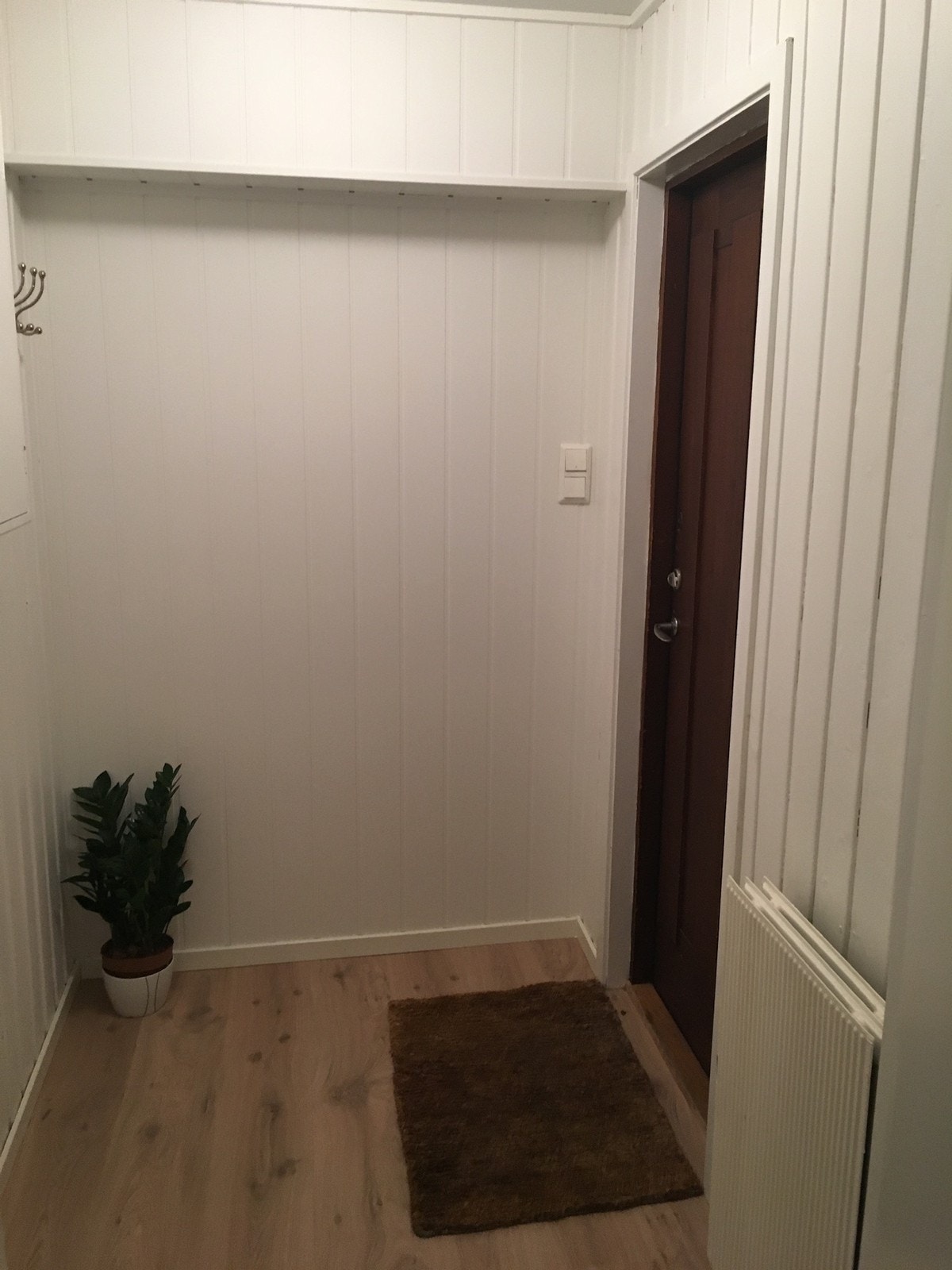 Gang med god plass til sko og yttertøy Galleribilde