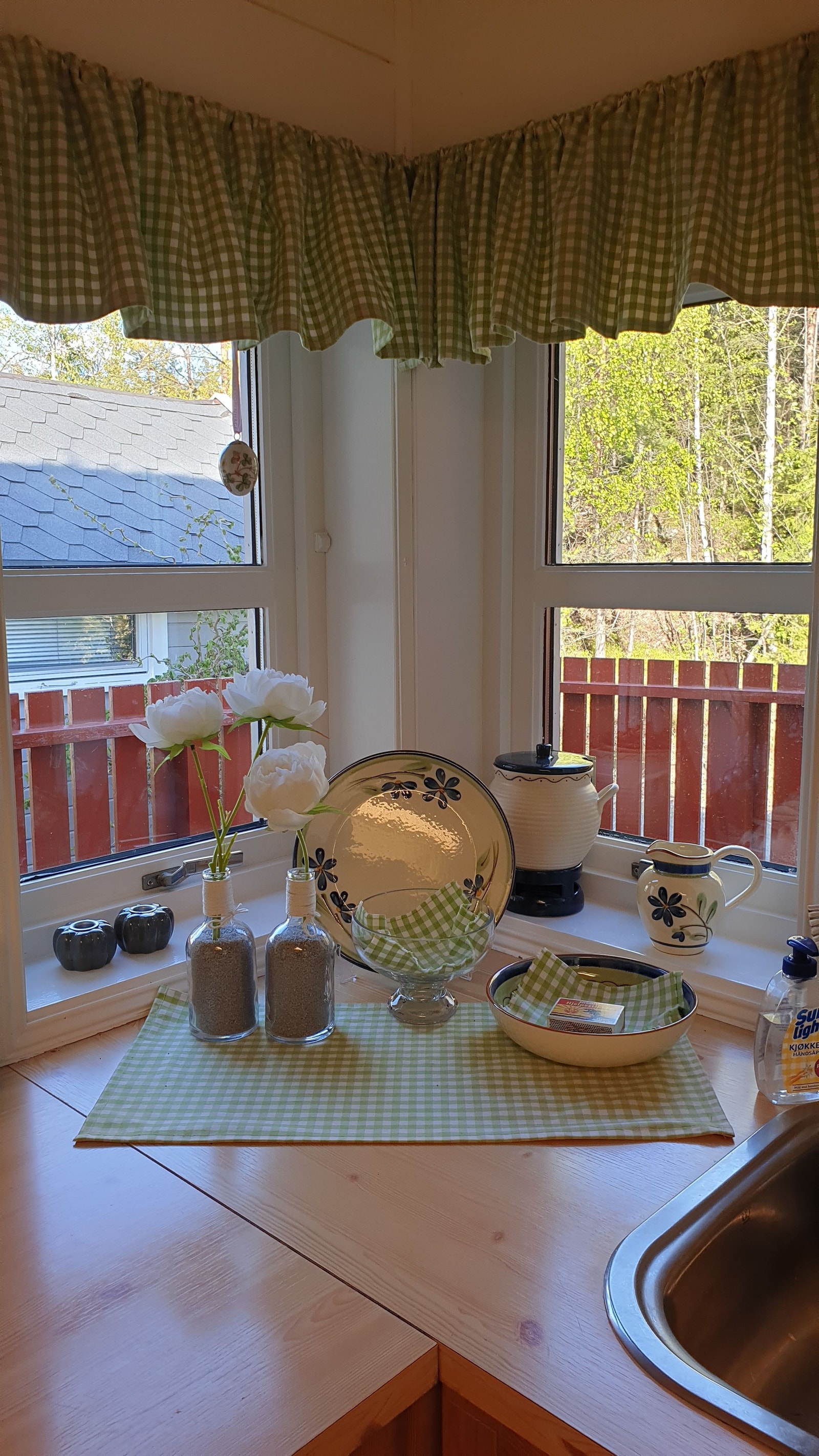 Vinduspost på kjøkkenet Galleribilde