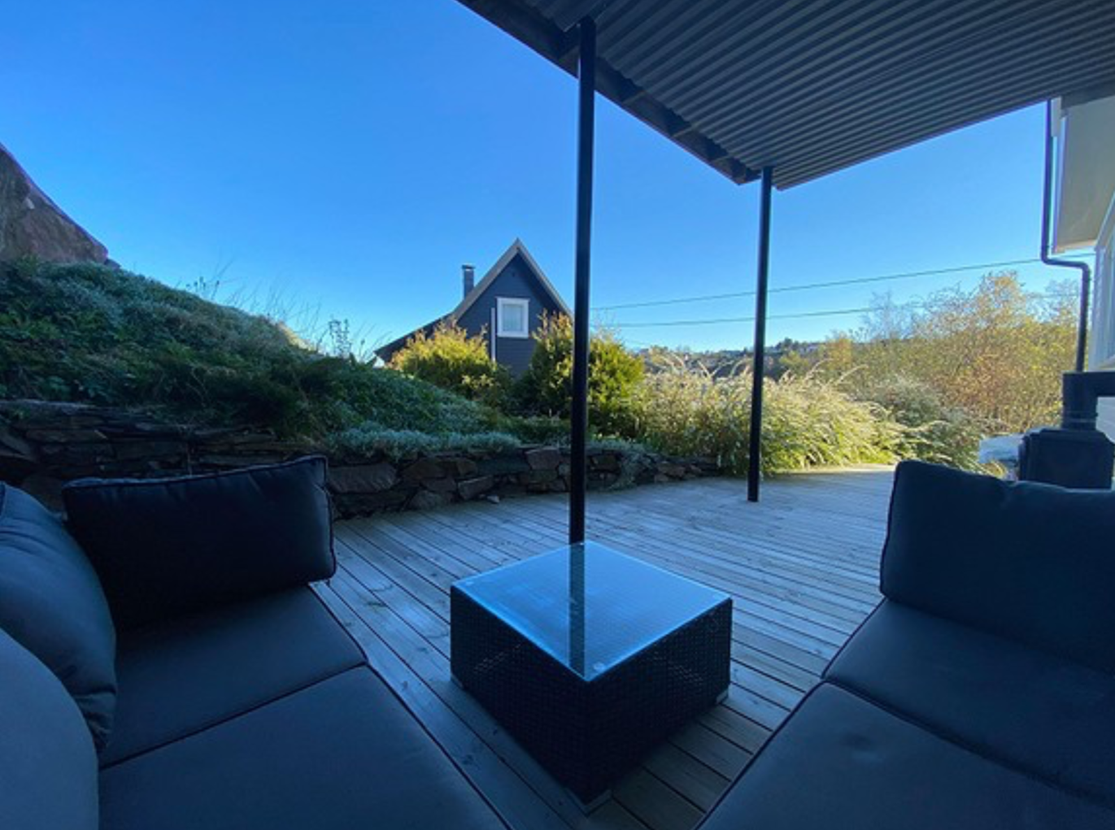 Terrasse - flotte utemøbler følger med Galleribilde
