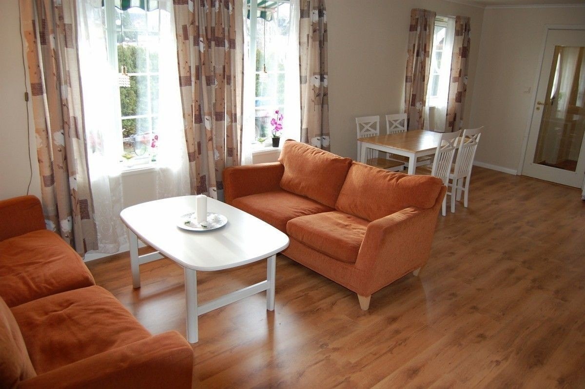 Leies ut delvis møblert med hvitevarer Galleribilde