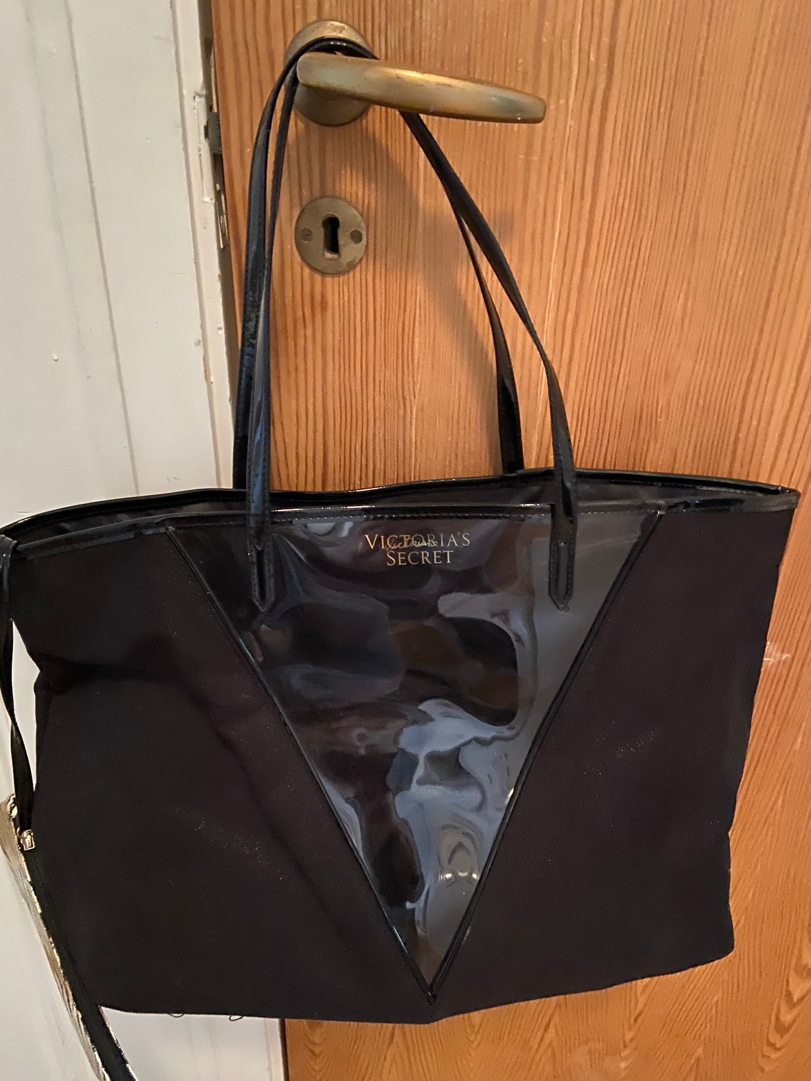 Victorias Secret veske | FINN.no Victoria secret svart veske | FINN.no
