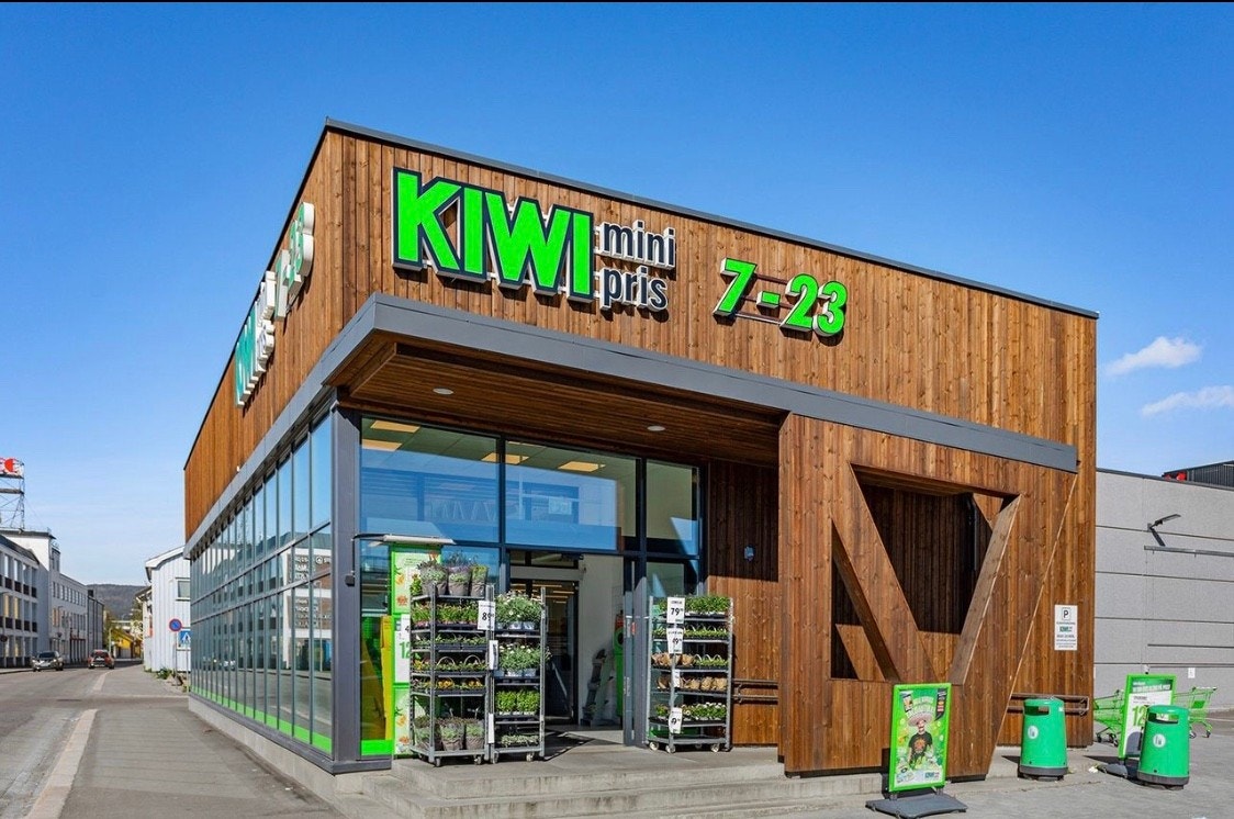 2 min gange til en stor Kiwi butikk. I tillegg er det Spar på CC kjøpesenter Galleribilde