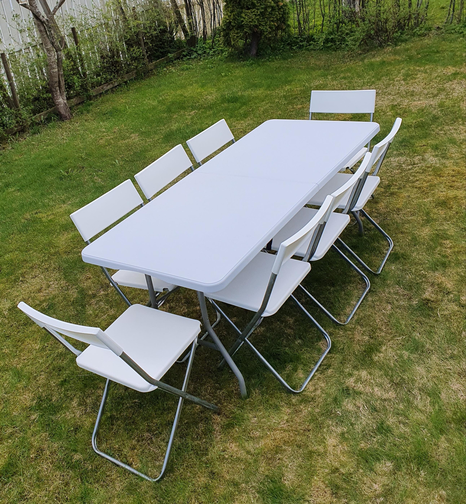 UTLEIE: Sammenleggbare stoler og bord | FINN.no Leier ut sammenleggbare bord og klappstoler | FINN.no