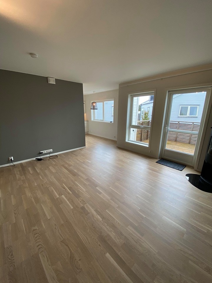 Stue sett mot kjøkken Galleribilde