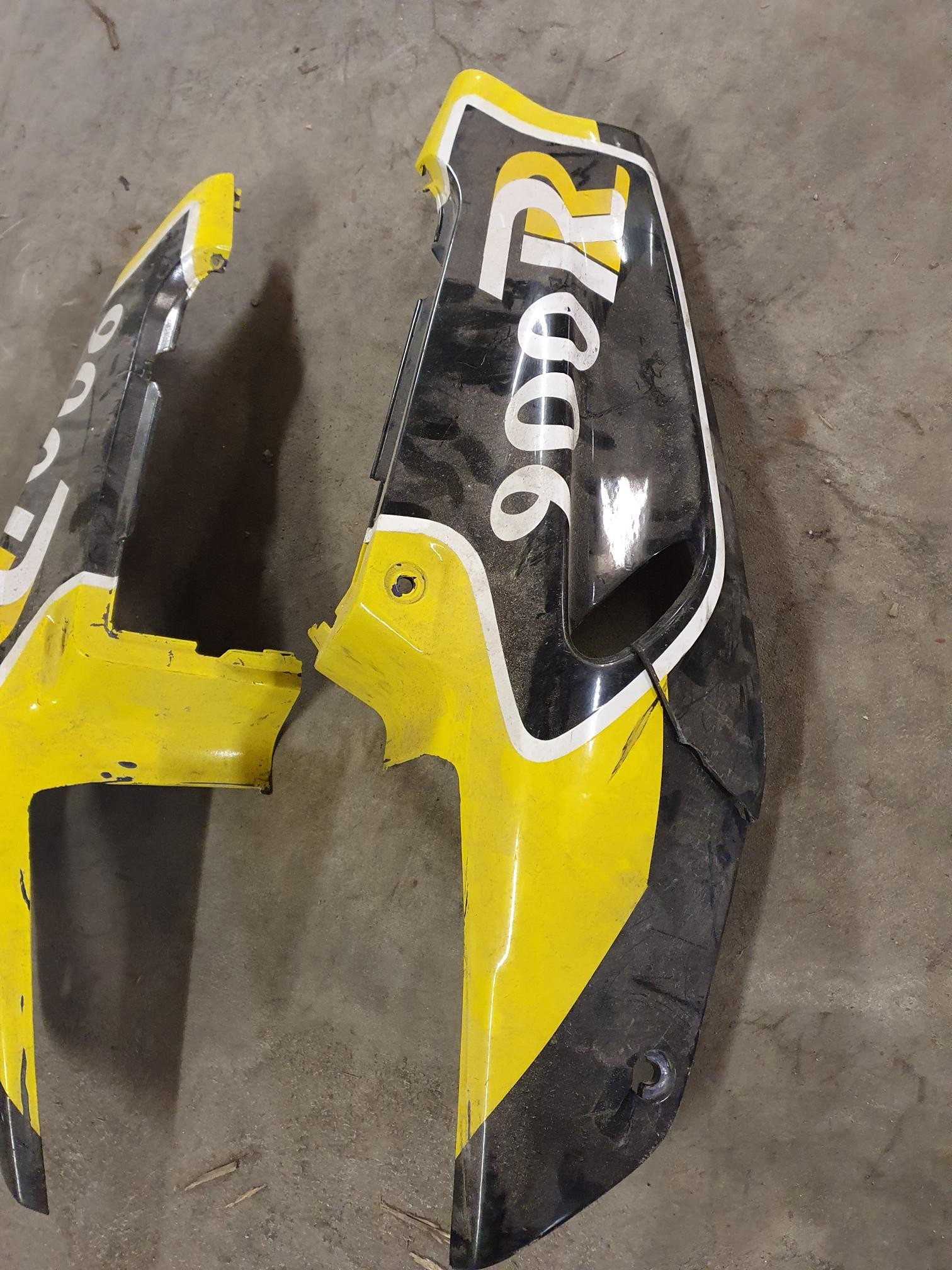CBR 900rr fireblade sc28 kåpe | FINN.no CBR 900rr fireblade sc28 kåpe | FINN.no