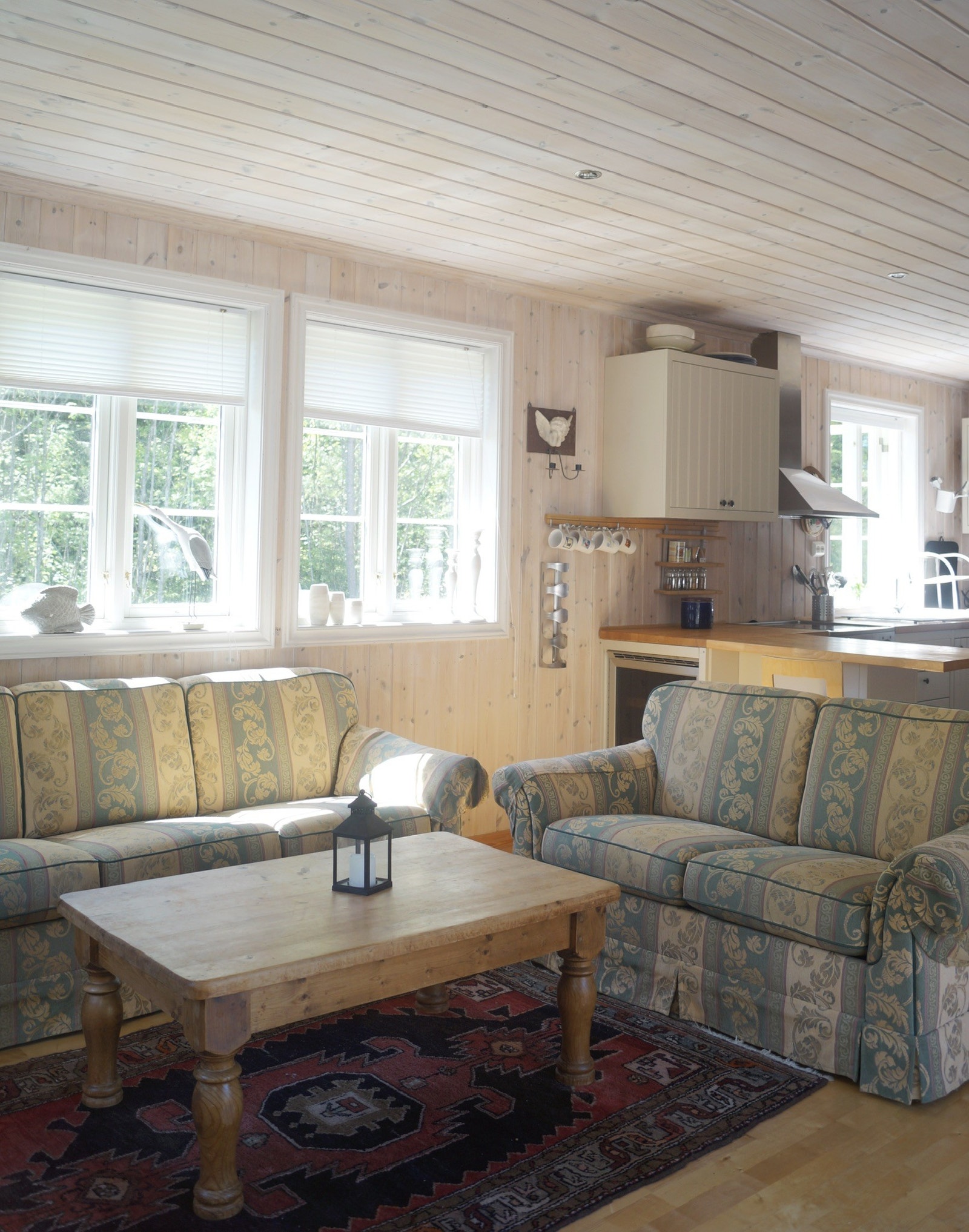 Stue med åpen kjøkkenløsning Galleribilde