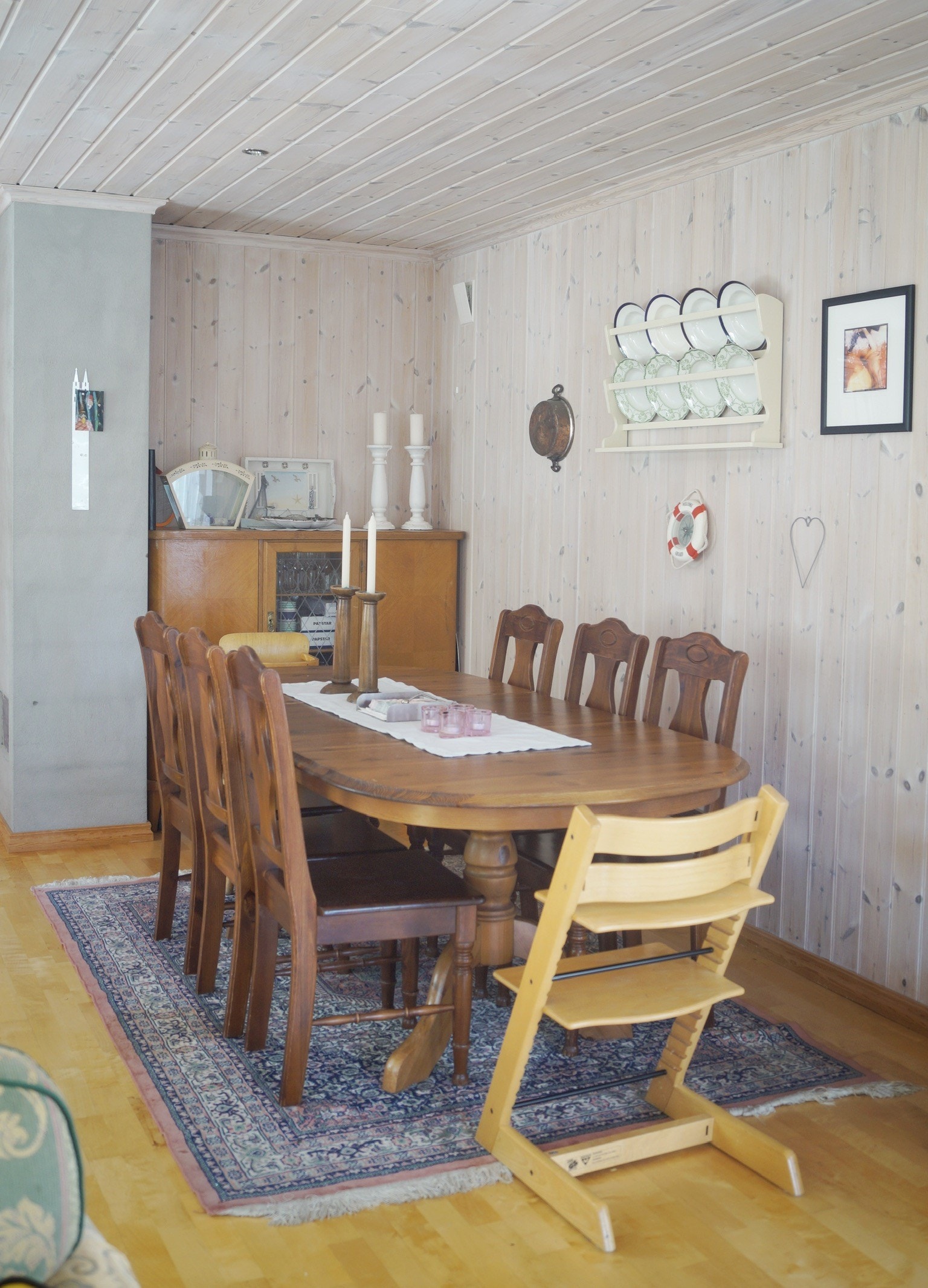 Spisestue med god plass Galleribilde