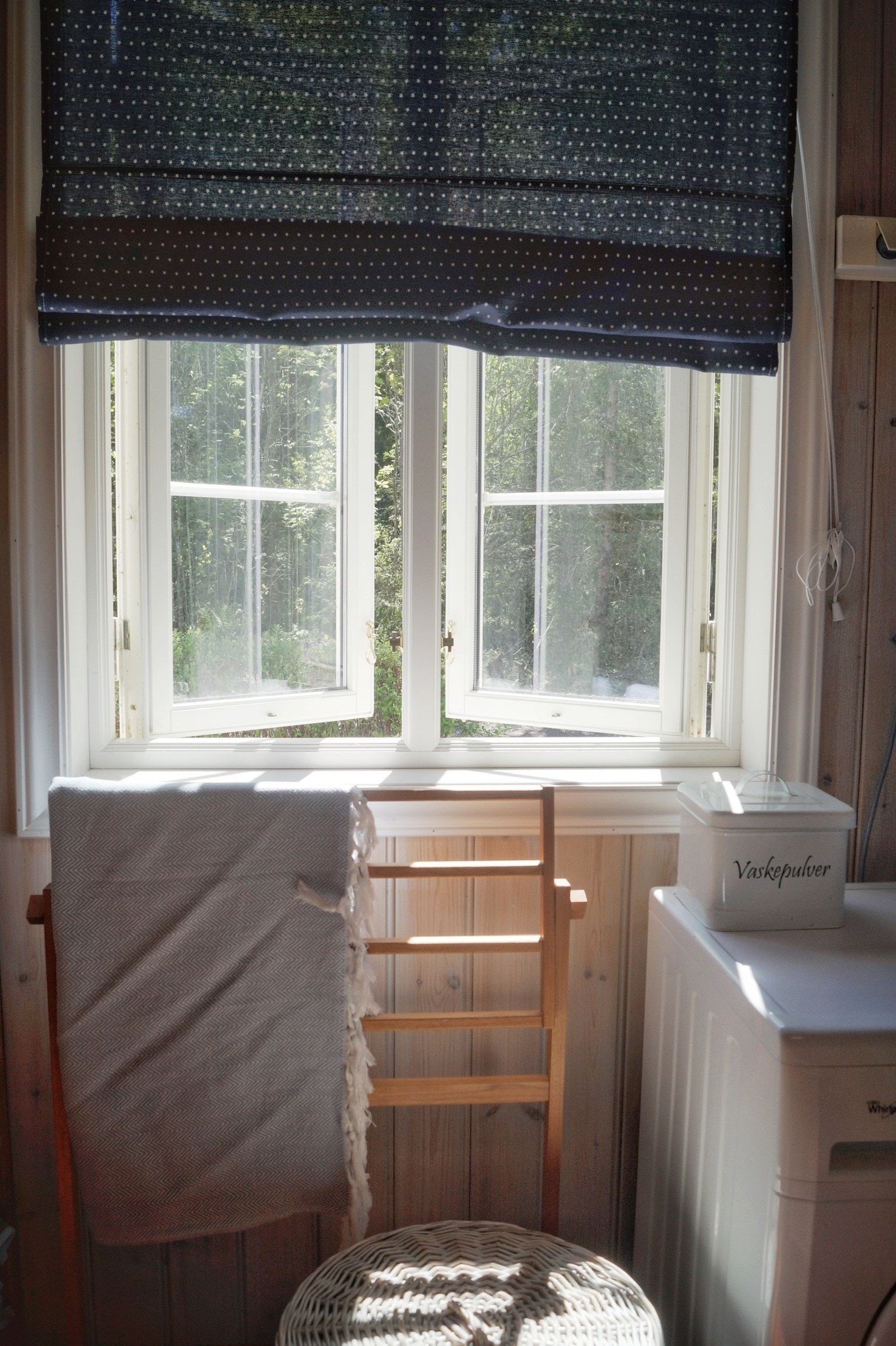 Bad med vaskemaskin Galleribilde