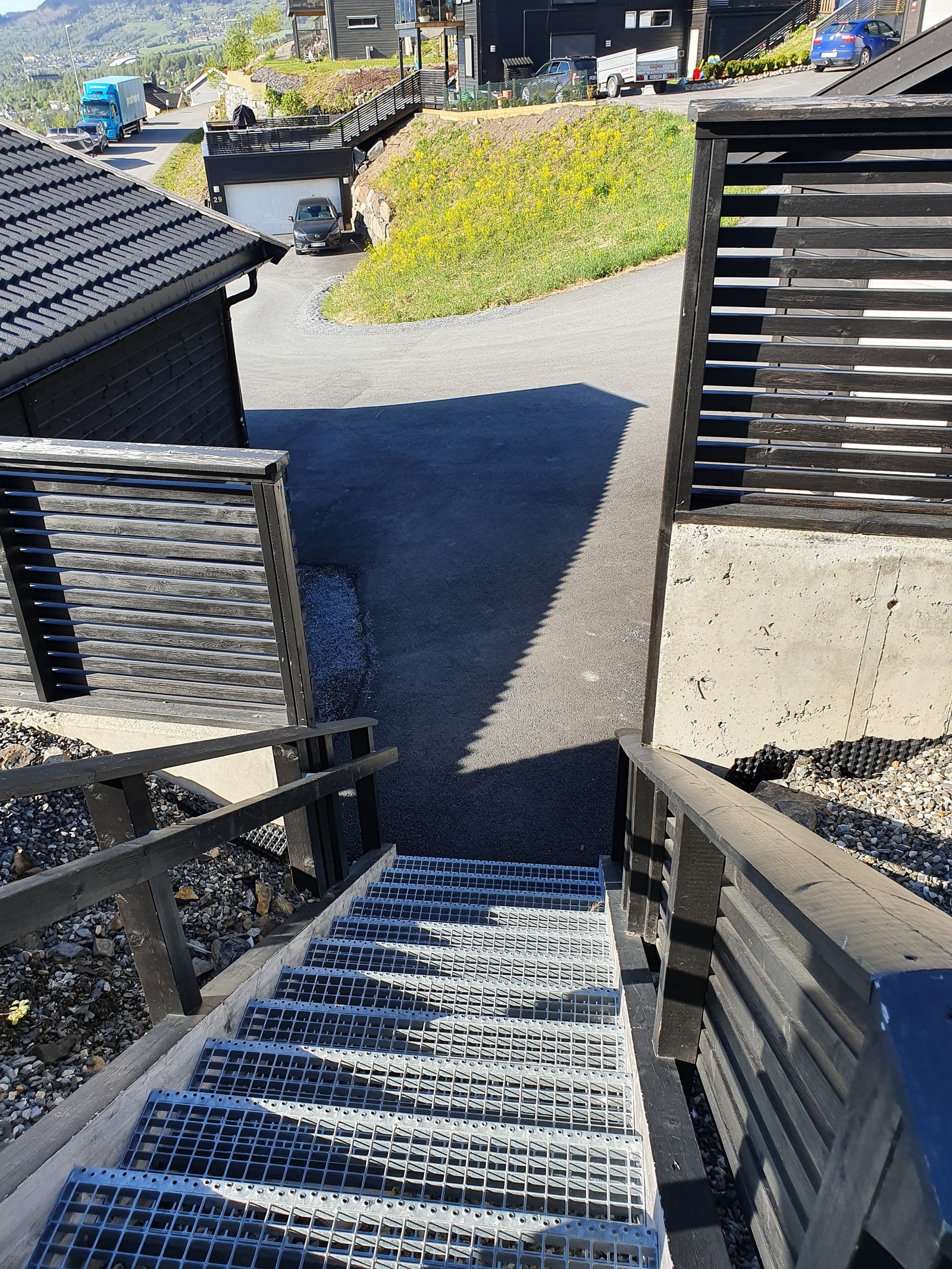 P-plass ved siden av garasje Galleribilde