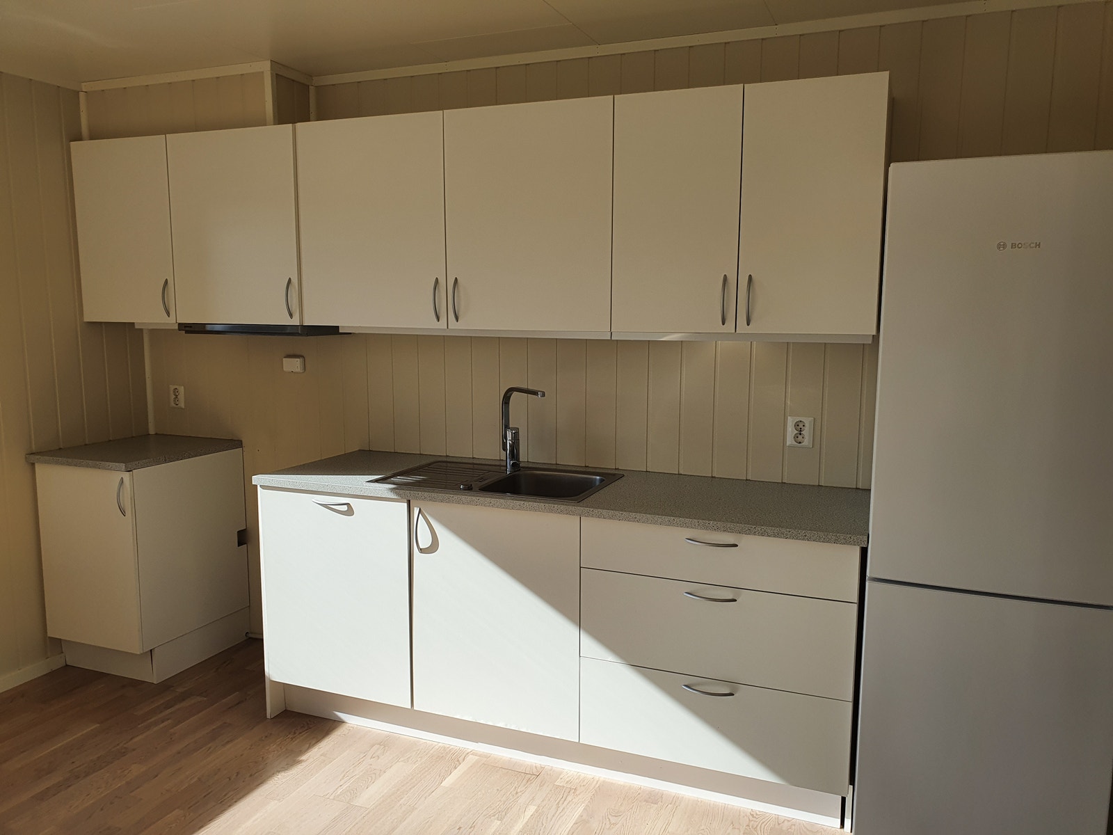 Kjøkken, det er satt inn stekeovn med induksjon. Ny 2020
NY oppvaskmaskin 2025 Galleribilde