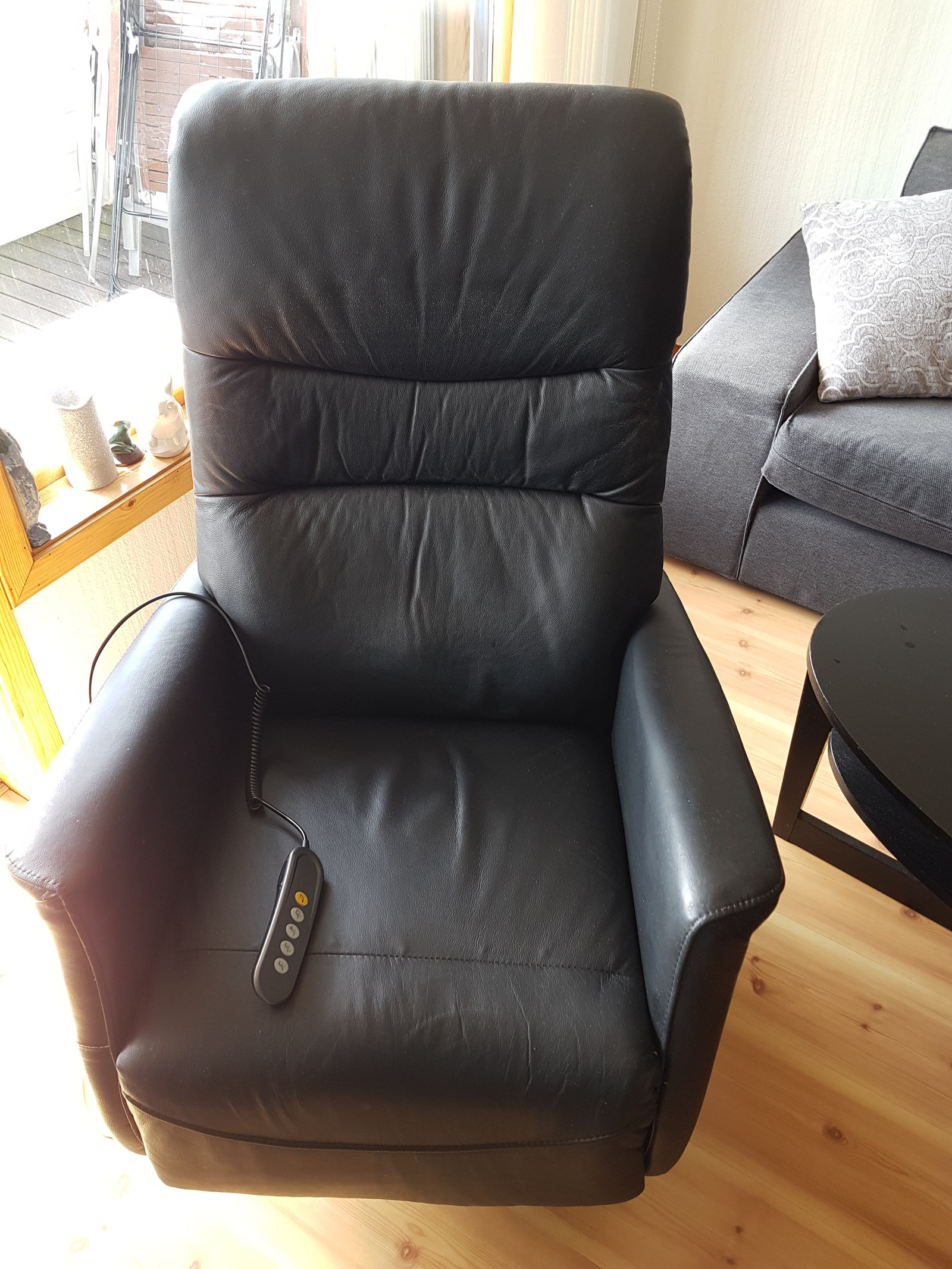 Recliner elektrisk med 2 motorer | FINN.no Dina Hvilestol med løft Stilbo Møbler AS