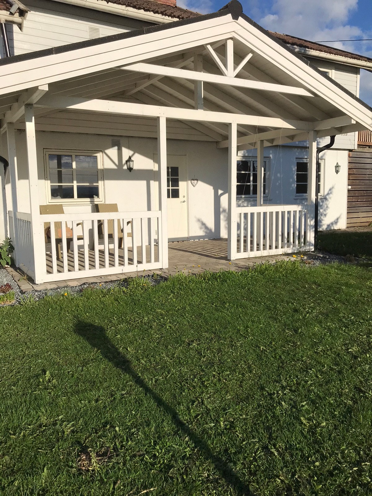 Uteplass. Galleribilde