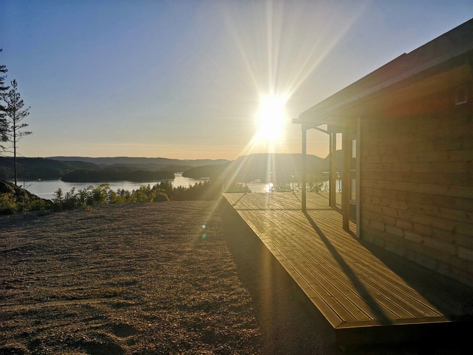 Kvelds sola er oppe til 2230 i mai Galleribilde