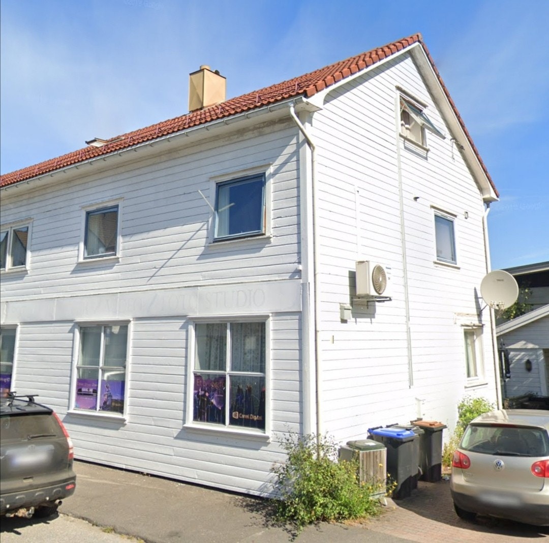 2 og 3 etg. Inngang baksiden. Galleribilde