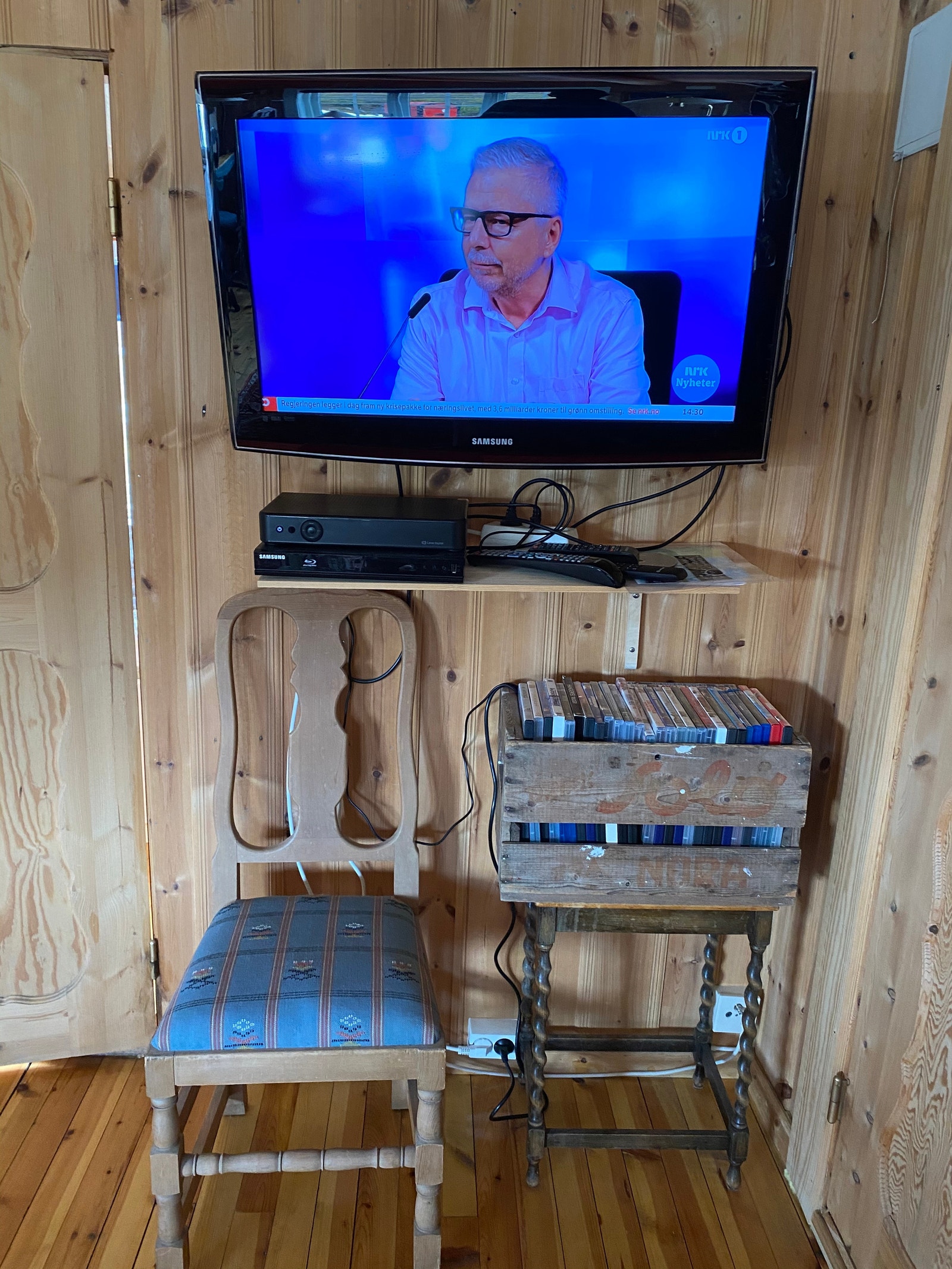 Parabol
DVD spiller med ca 100 filmer Galleribilde