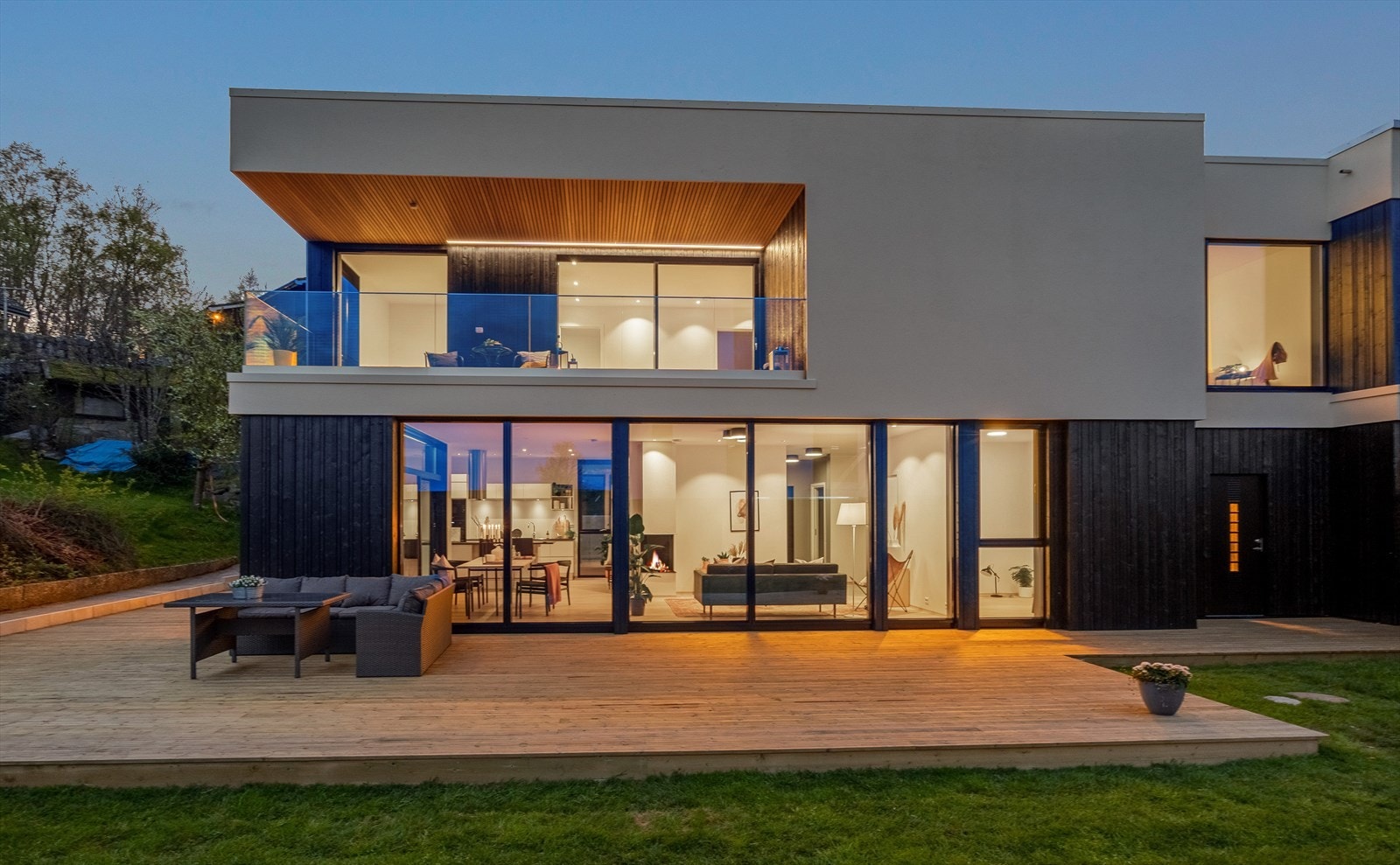 EiendomsMegler 1 v/ Fredrik Simonsen presenterer en nydelig bolig i Nådlandsberget 14c Galleribilde