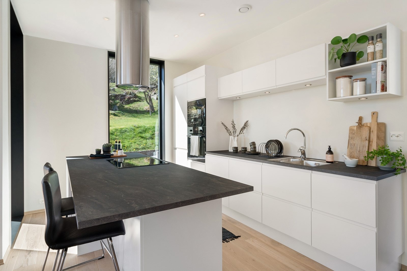 God skap og benkeplass Galleribilde