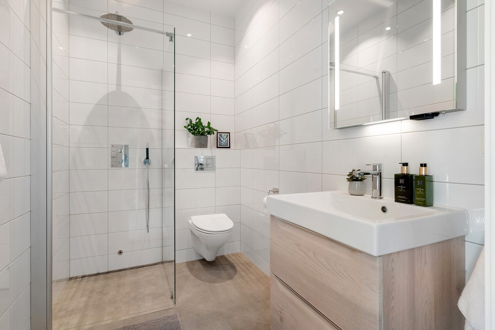 Bad i første etasje Galleribilde