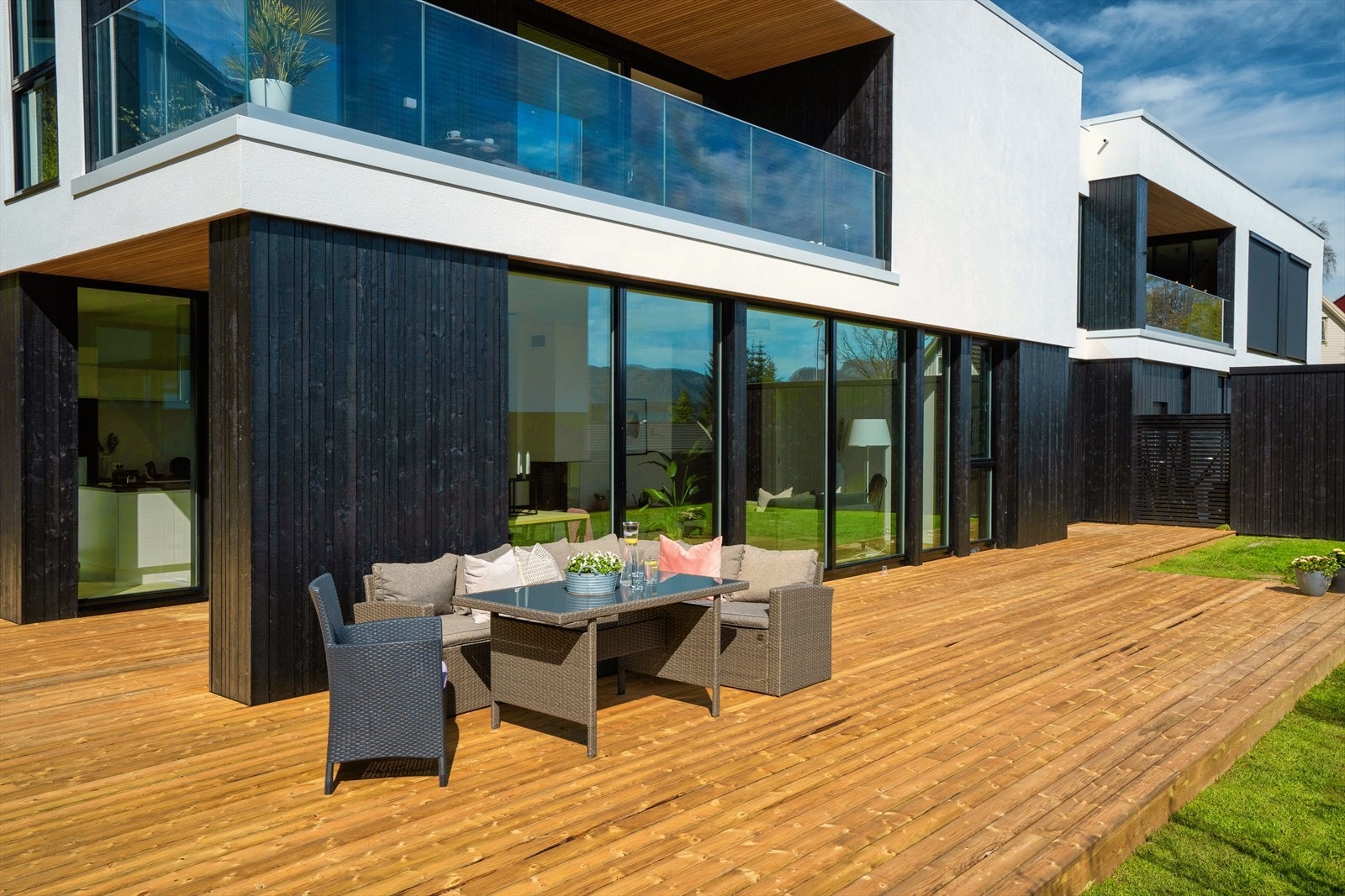 Solrik og skjermet uteområde Galleribilde