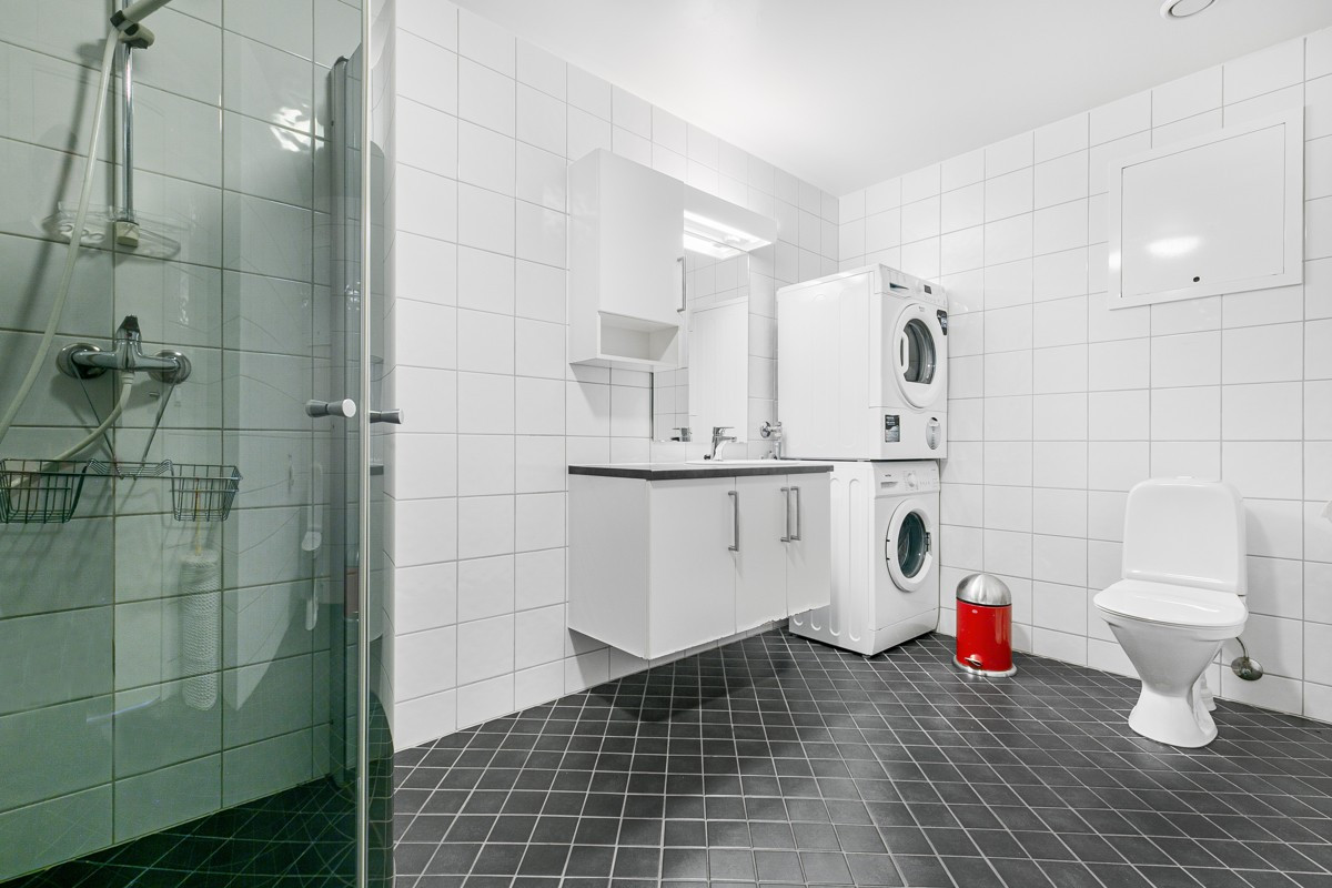 Også badet er av god størrelse