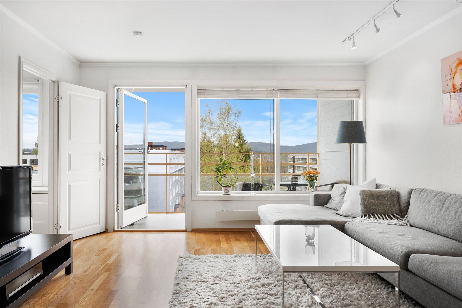 Camilla Bjerke Olsen i Krogsveen har gleden av å presentere Hovseterveien 98! Galleribilde