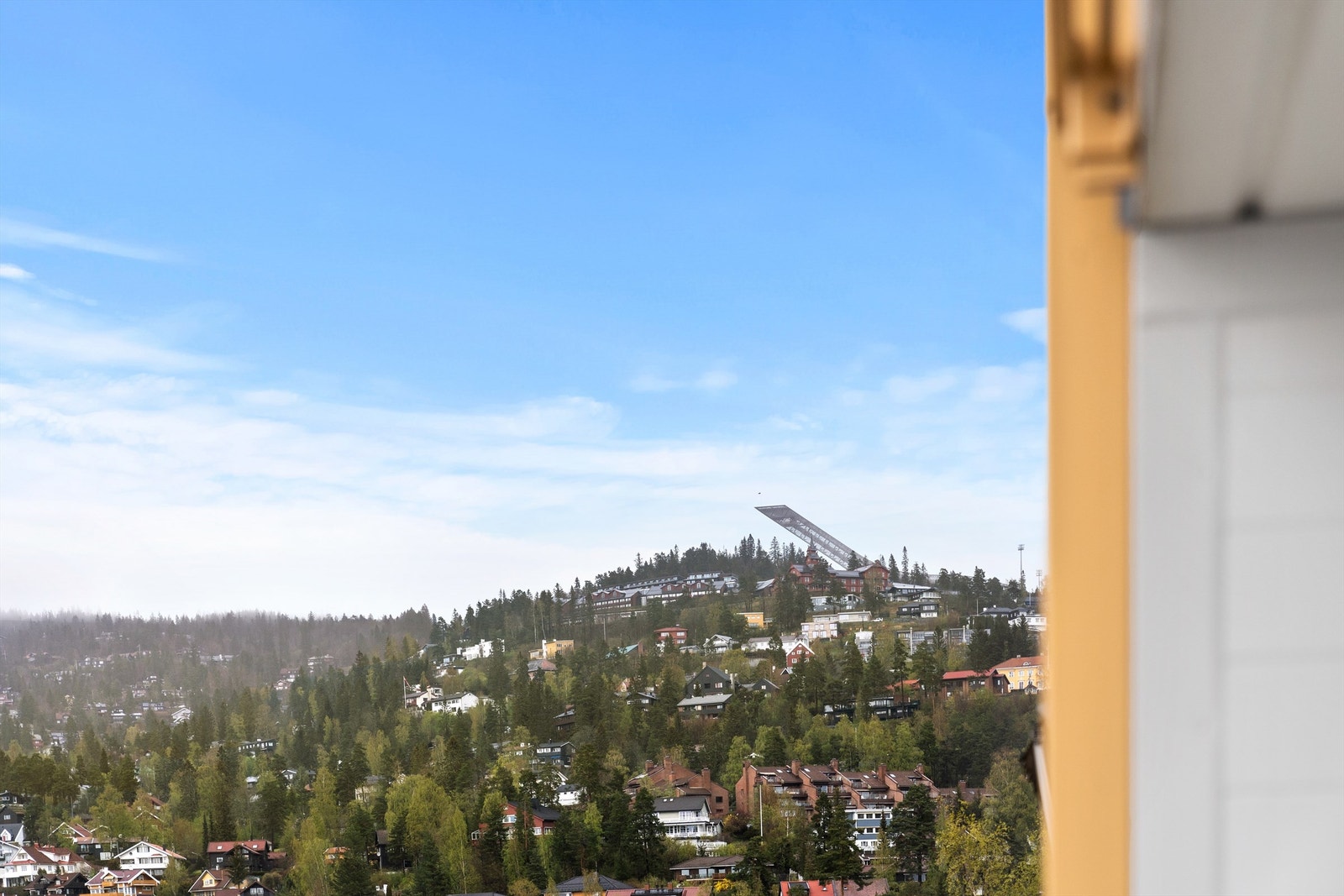 Utsikt til bla. Holmenkollen Galleribilde