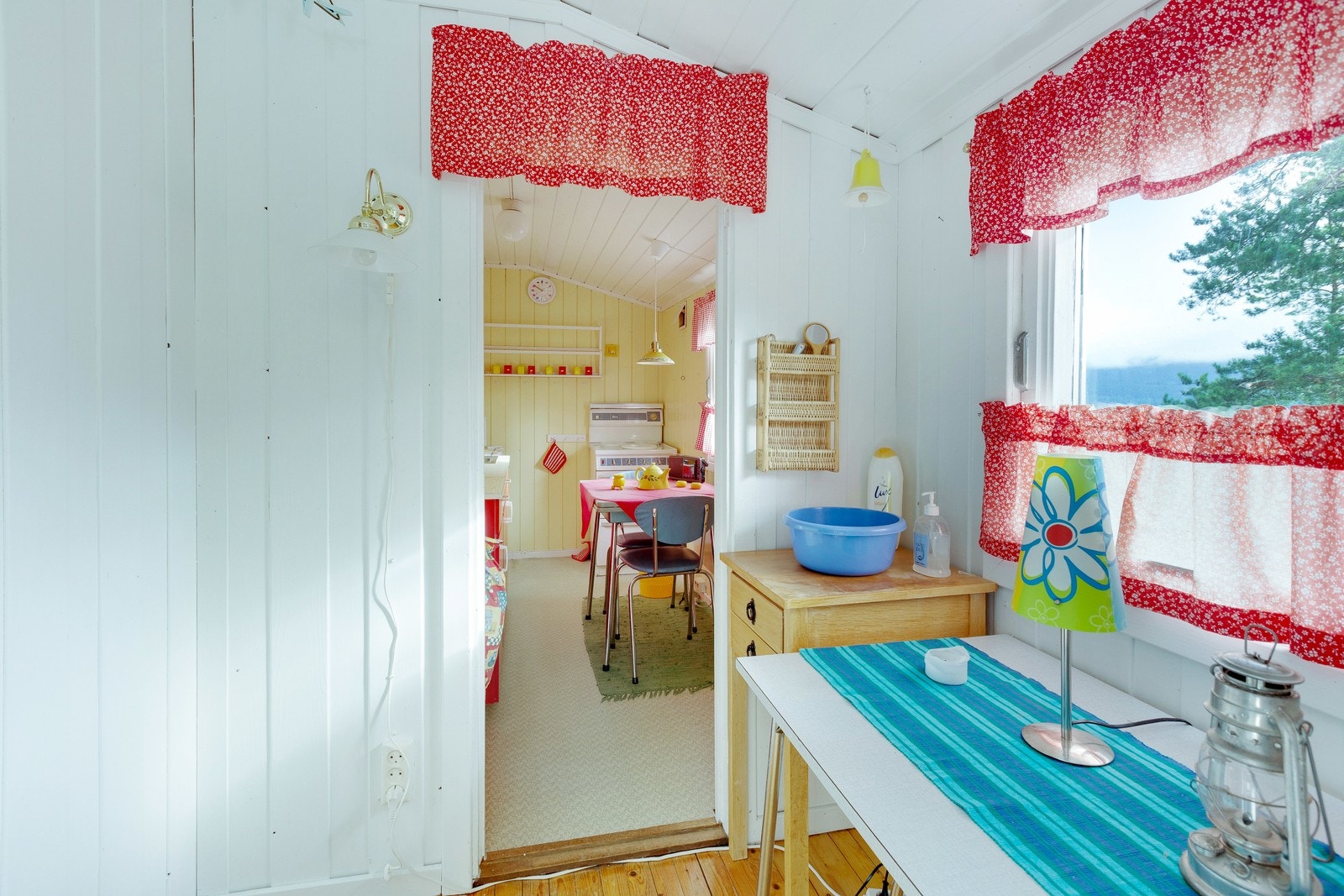 Mot kjøkkenet Galleribilde