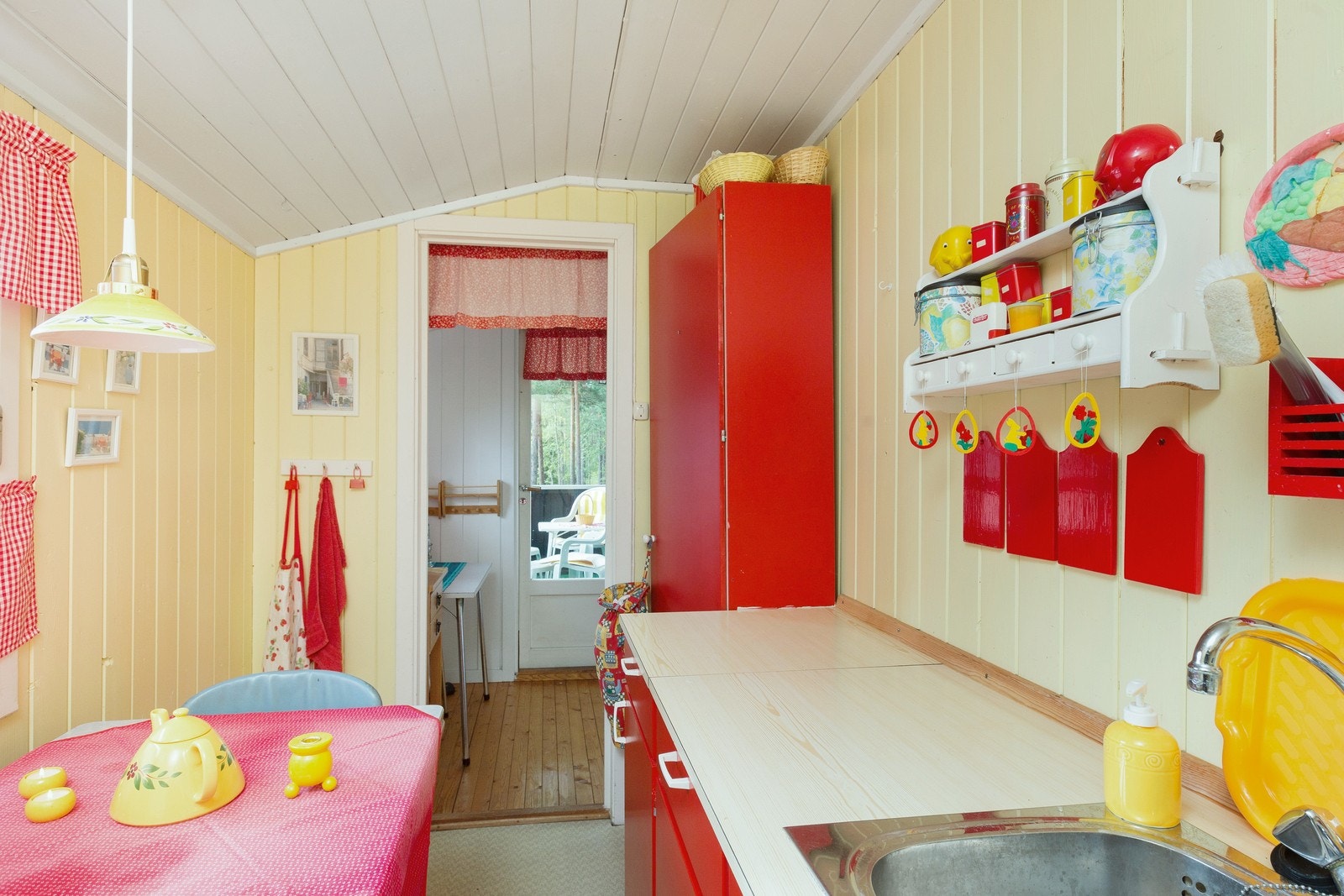 Koselig kjøkken mot fjorden Galleribilde