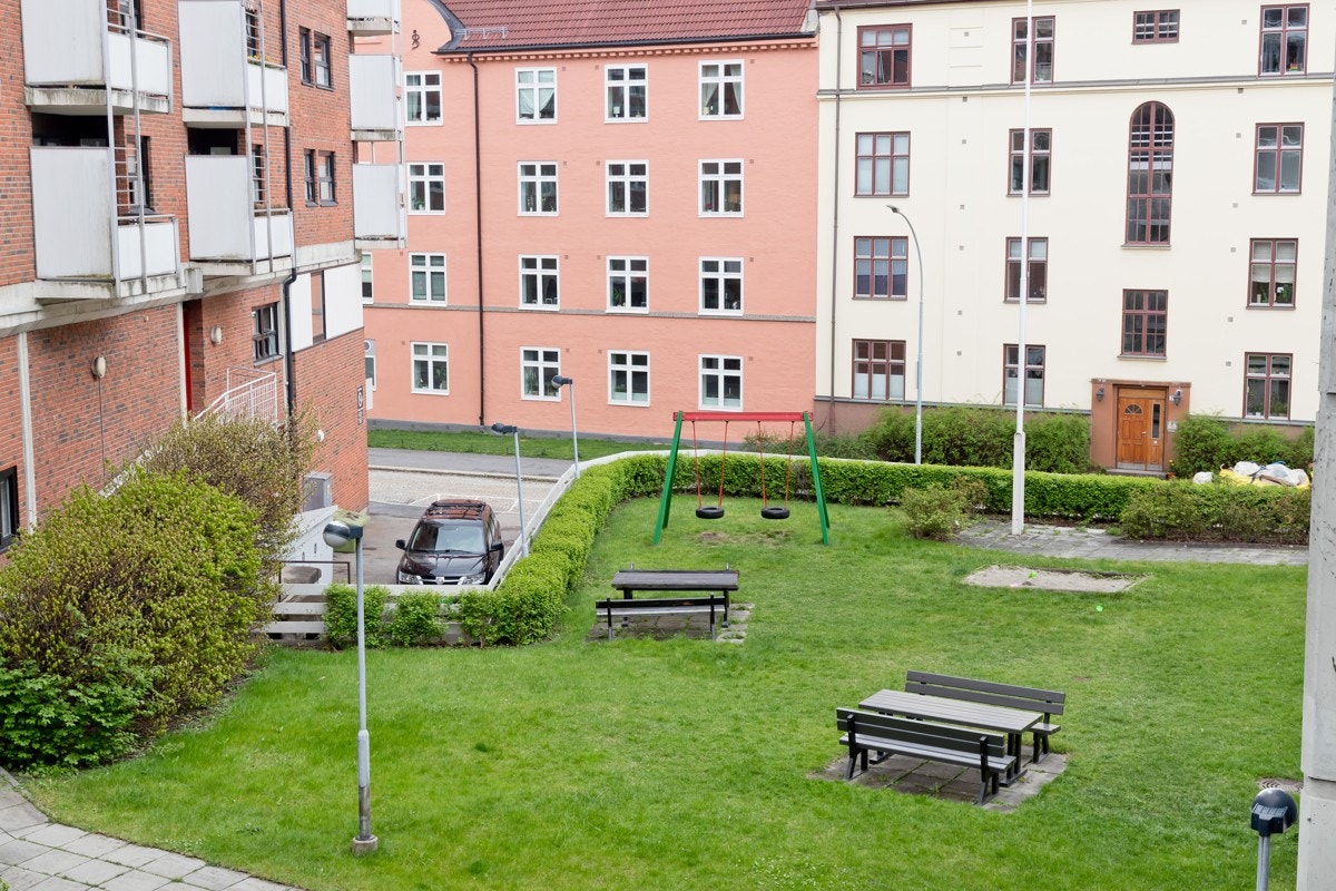 Her ønskes du velkommen til et flott nabolag med store og grønne fellesarealer. Galleribilde