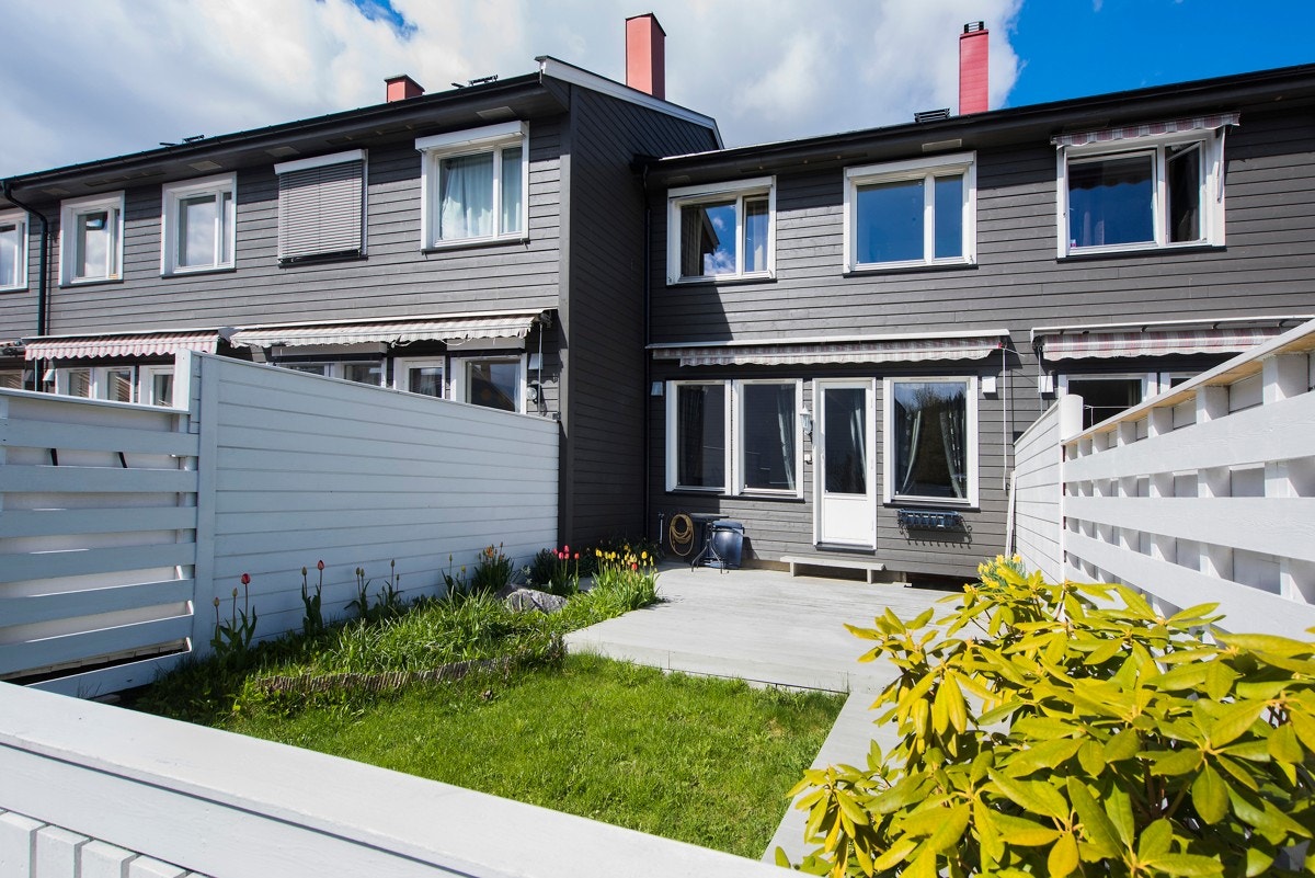 Boligen har nye solrike terrasser, boder, fasader og tak fra 2018. Galleribilde