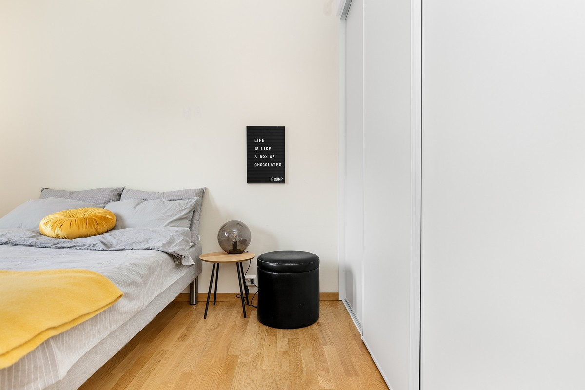 Praktisk skyvedørsgarderobe
