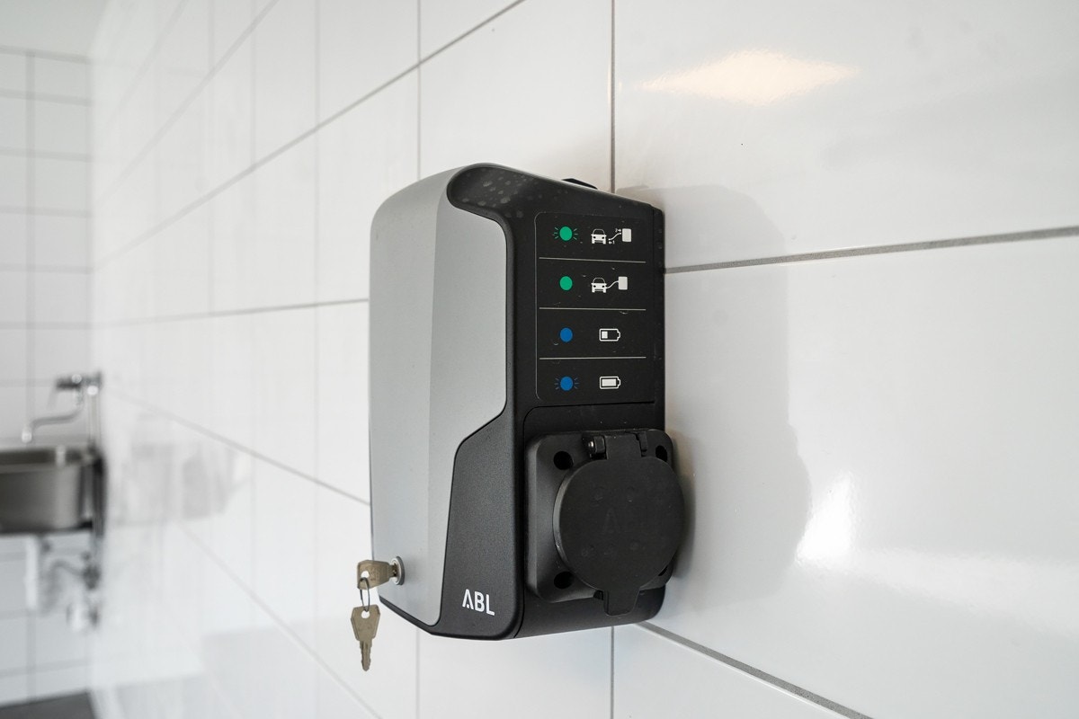 Elbillader! Galleribilde