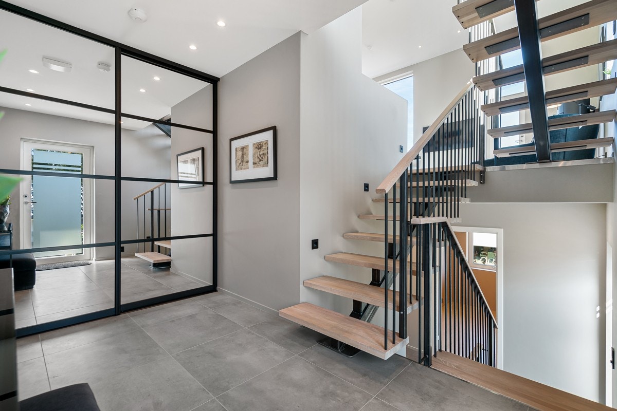 Hall med skyvedørsgarderobe Galleribilde