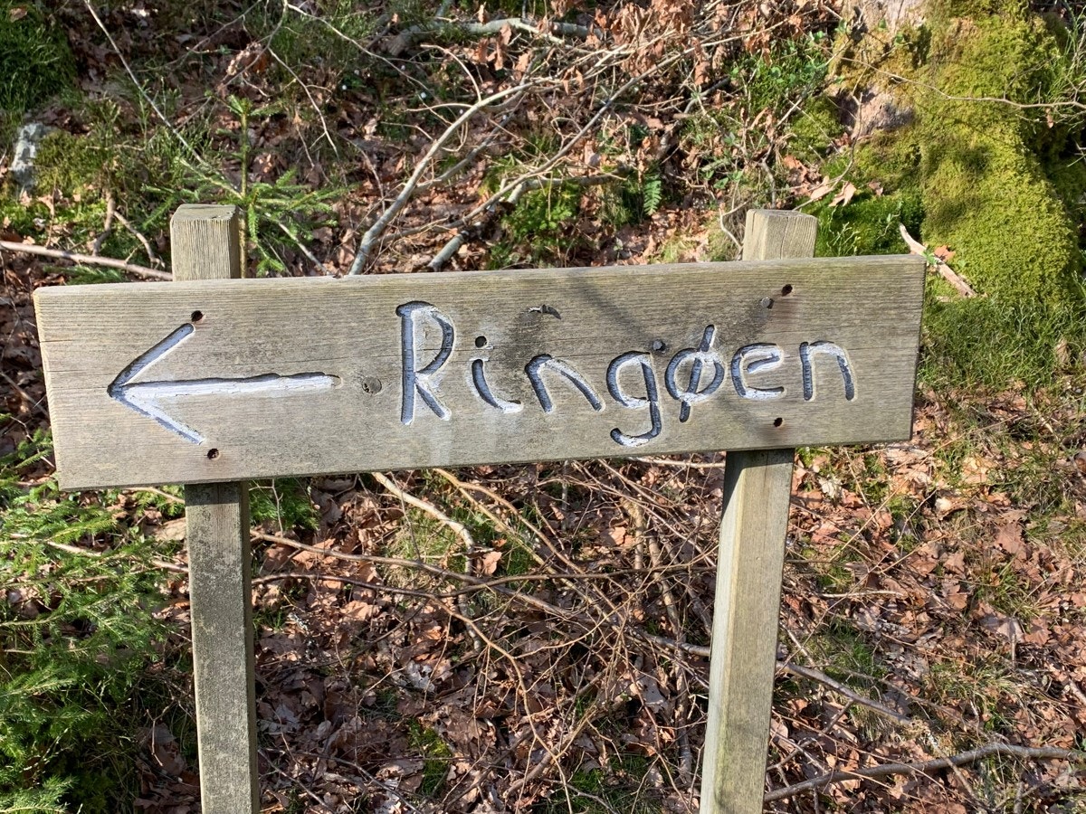 Skilt inn fra Krossnesveien Galleribilde