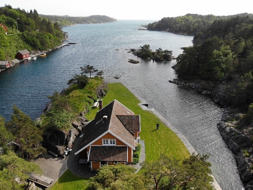 Dronebilde over del av holmen Galleribilde