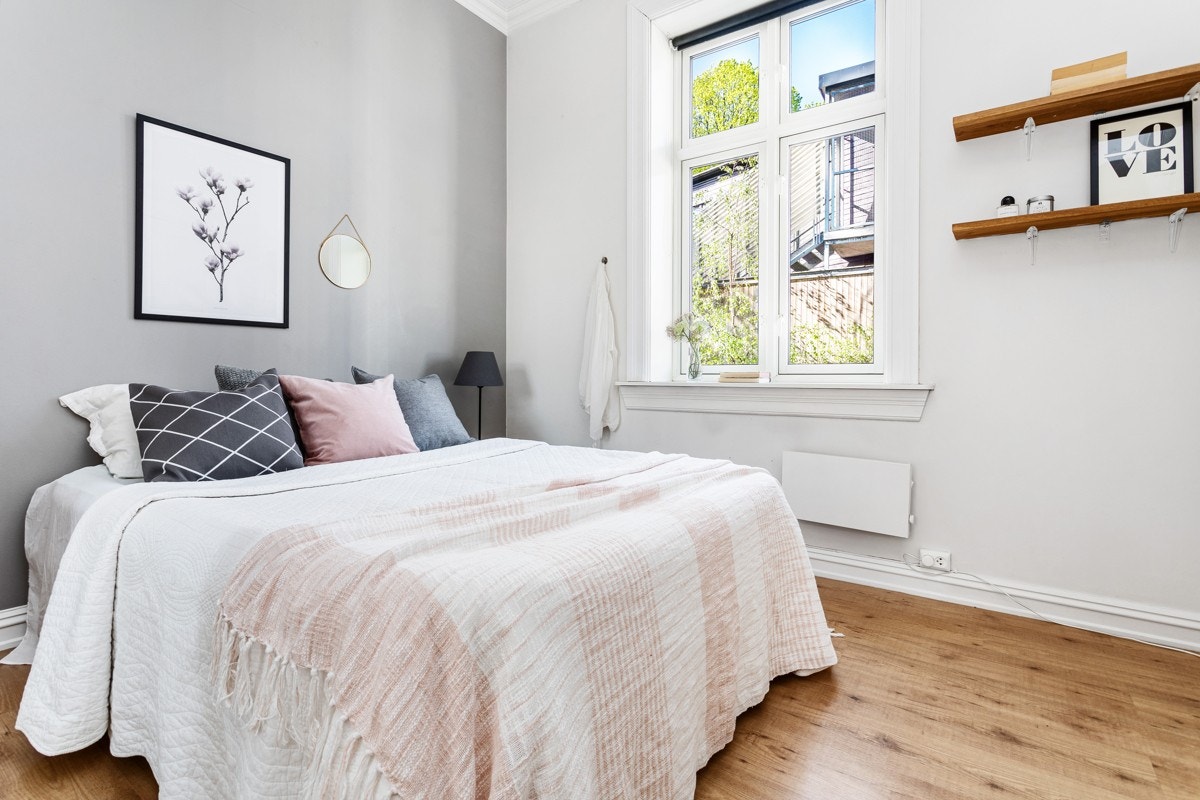 Soverommet vender mot bakgård Galleribilde