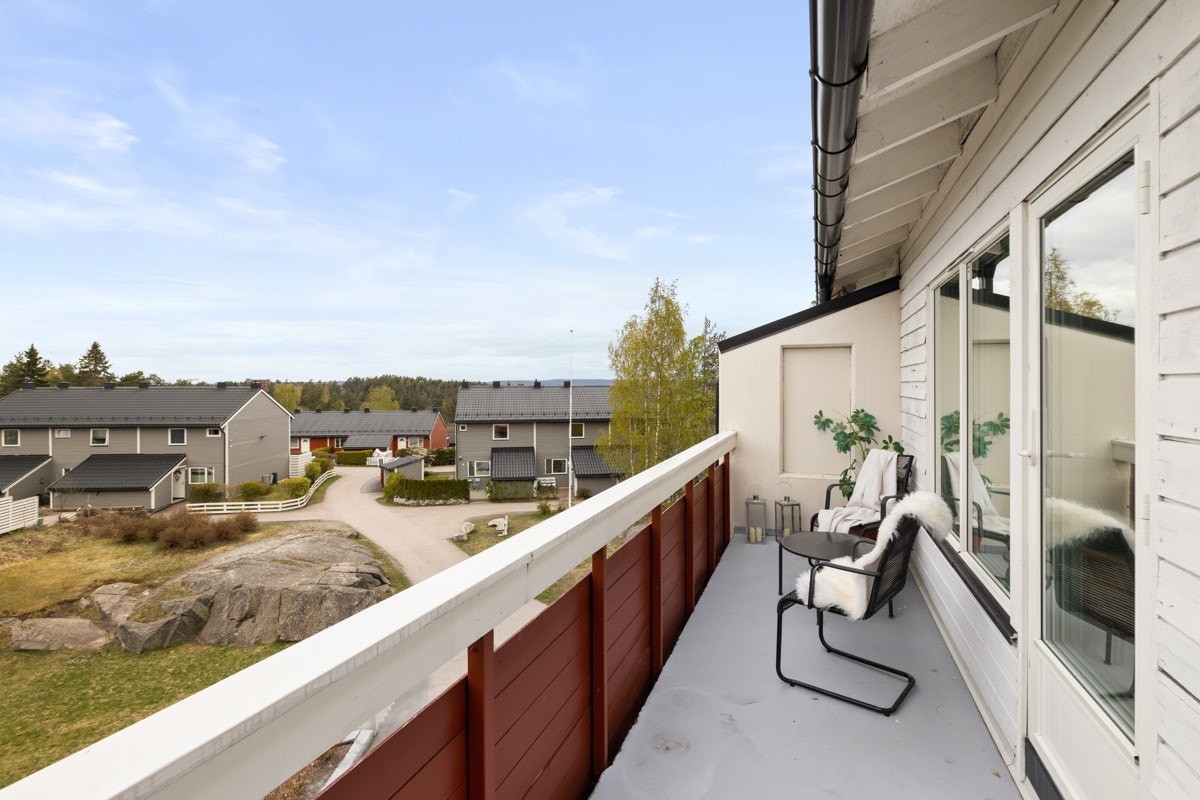 Rolig, luftig, helt usjenert beliggenhet med utsikt. Galleribilde