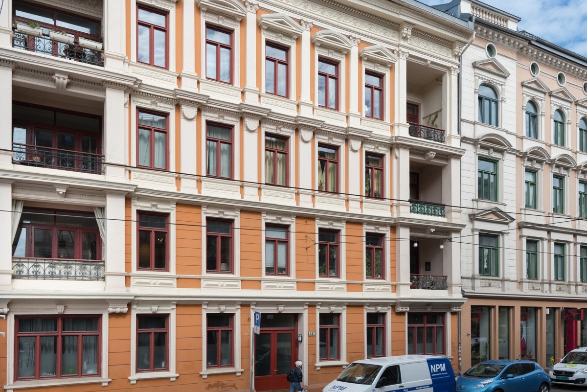 Fasade sett fra Schweigaards Gate. Trikken går der i dag, men skal i følge Oslo Kommune flyttes vekk, trolig mot slutten av året Galleribilde