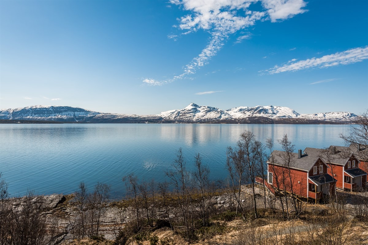 Området er kjent for flotte naturopplevelser, båtliv og fjellvandring