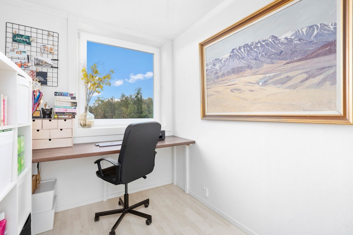 Soverom 3 - Brukes idag som kontor Galleribilde