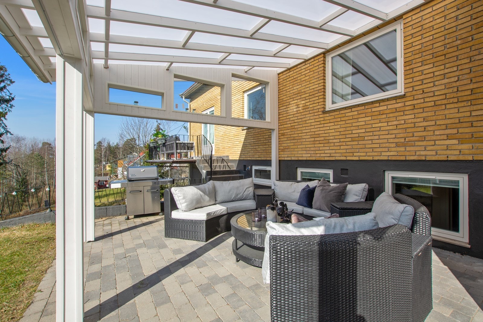 Hyggelig sitteplass med overbygg. Galleribilde