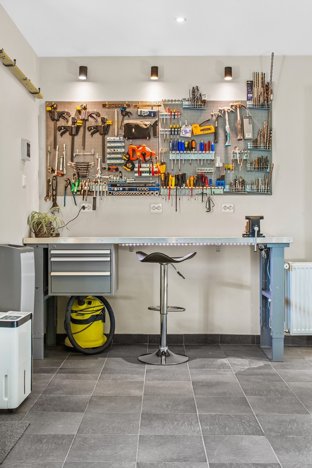 Garasje. Galleribilde