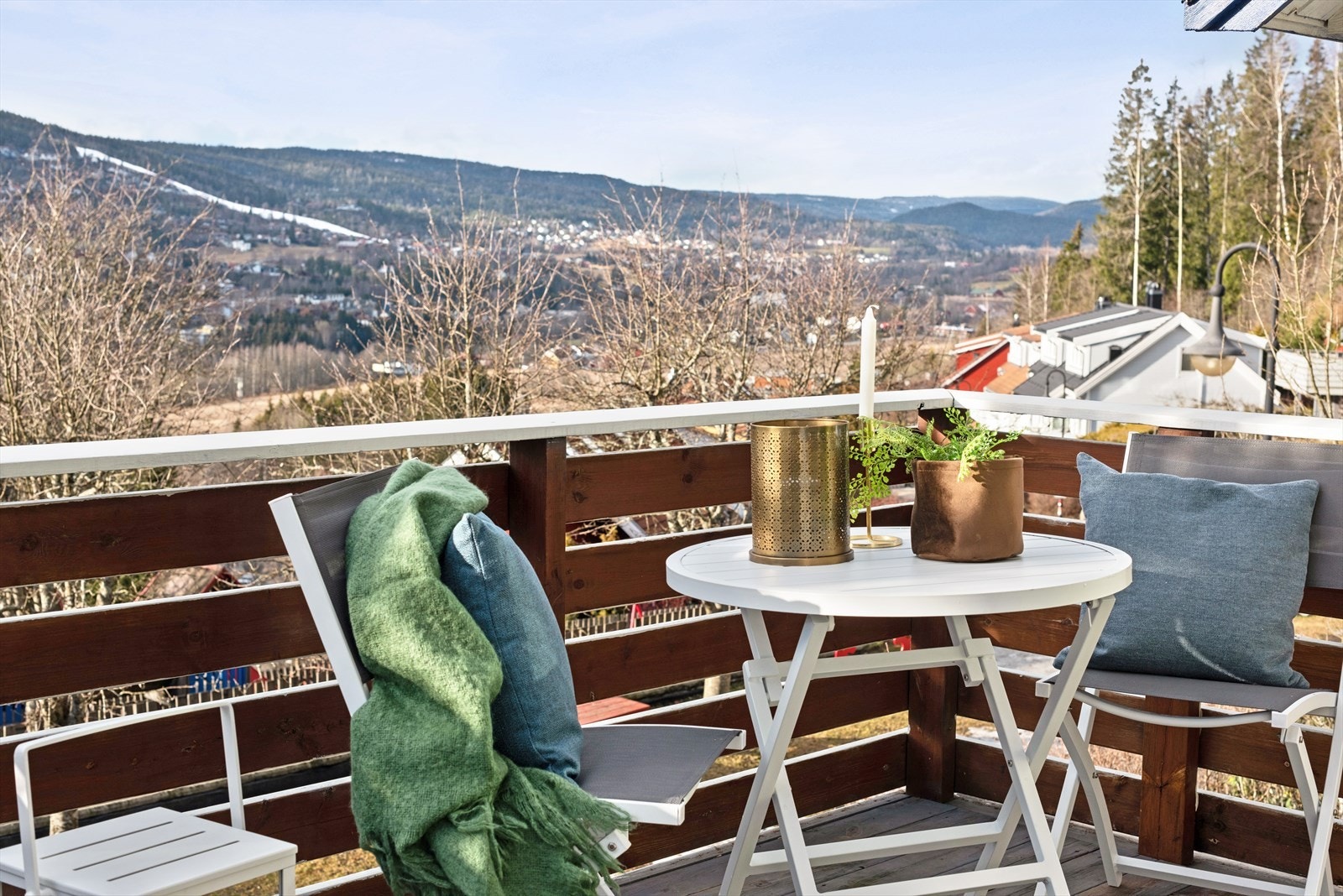 Drømmer du om å bo på solsiden med fantastisk utsikt? Galleribilde